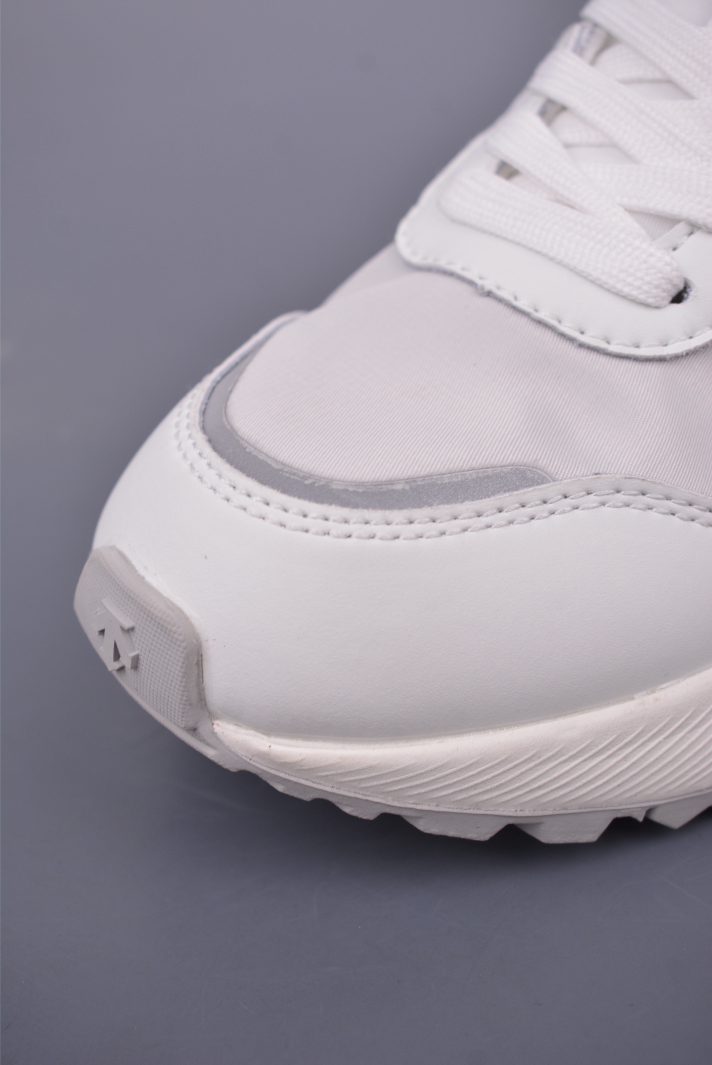 Descente DUALIS Retro Style Leather Sneakers - Urban Commute & Casual Style 6 i1747354561678 3316 0 5