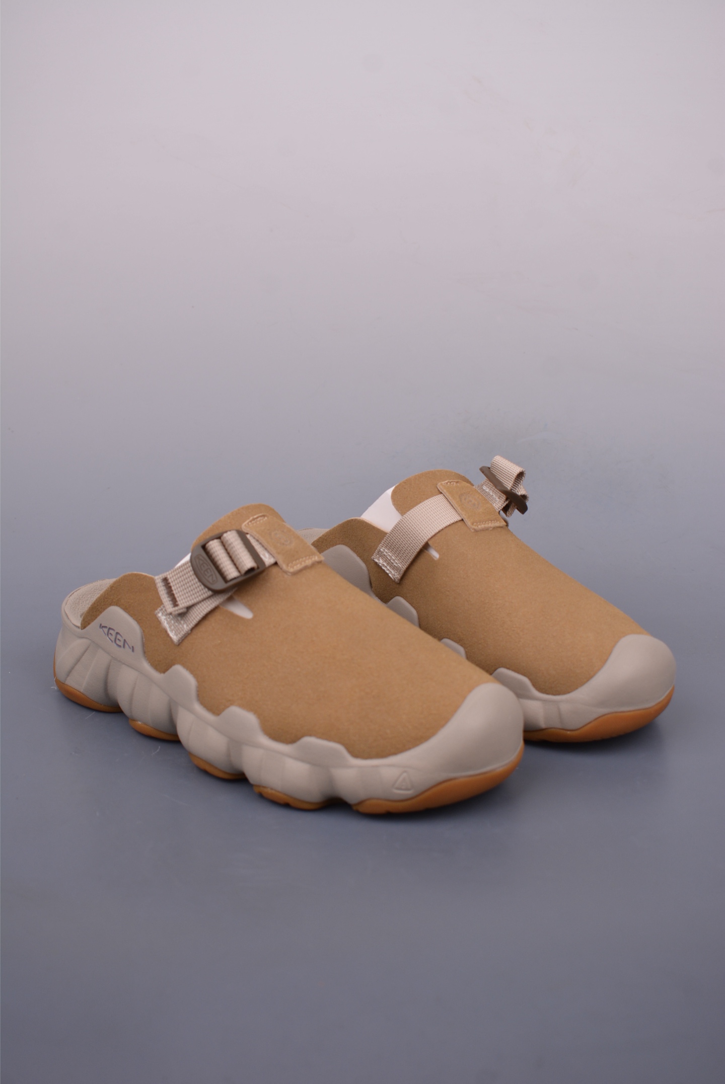 Keen Hyperport Leather Clogs - Summer Mules with Adjustable Strap