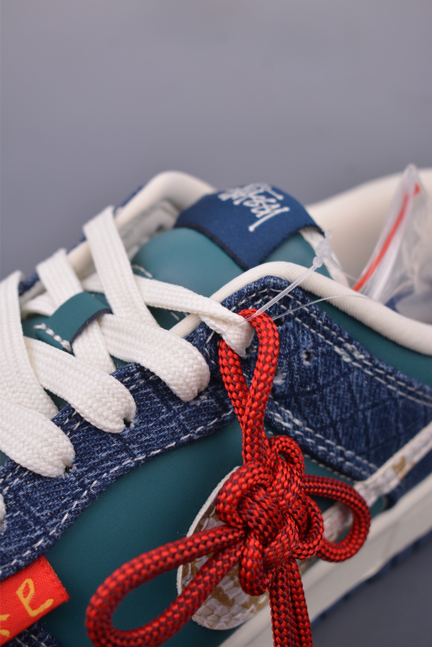 Nike SB Dunk Low DIY - Premium Leather, Enhanced Comfort, Durable Outsole 7 i1747355307305 3204 0 6