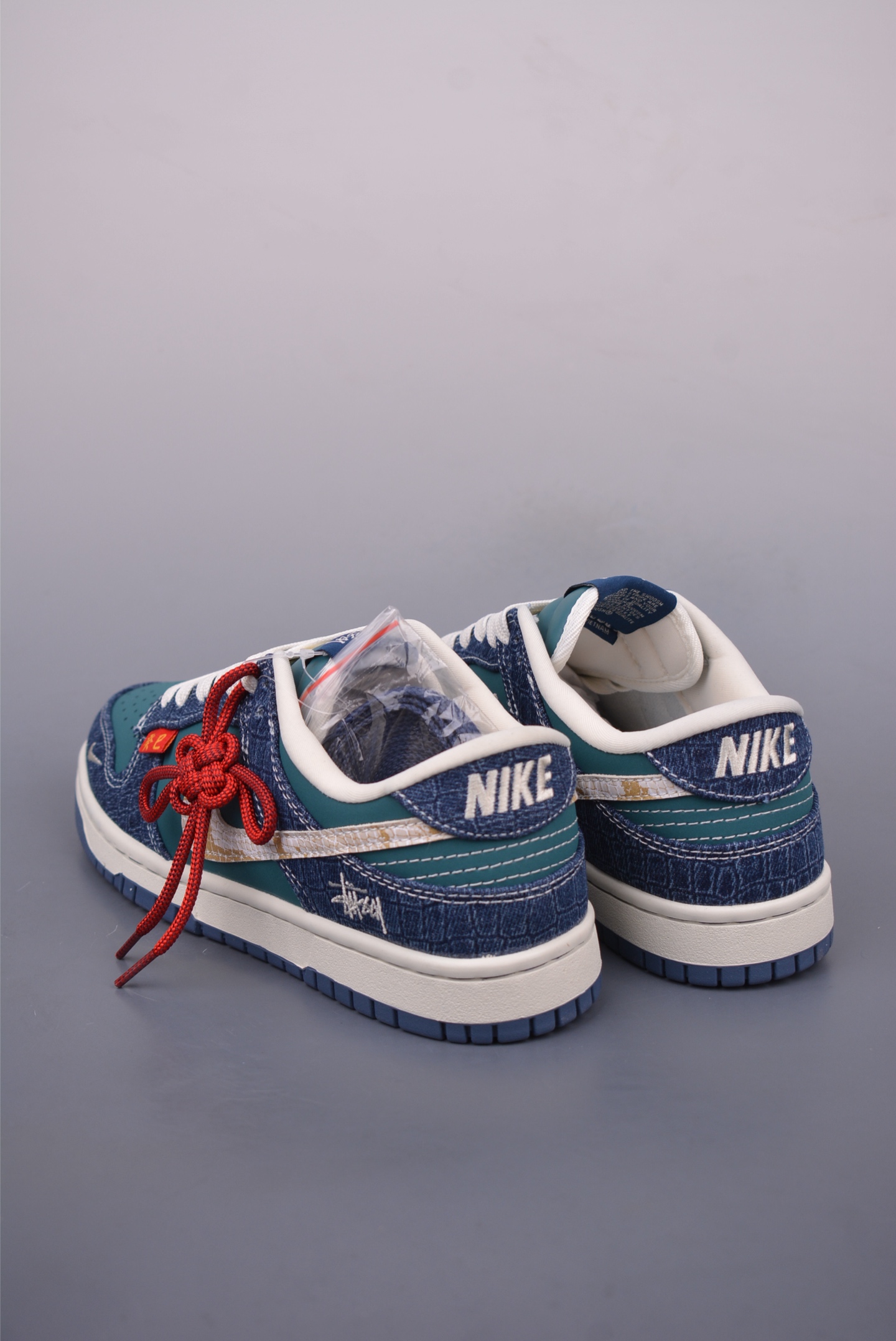 Nike SB Dunk Low DIY - Premium Leather, Enhanced Comfort, Durable Outsole 2 i1747355310521 1108 0 1