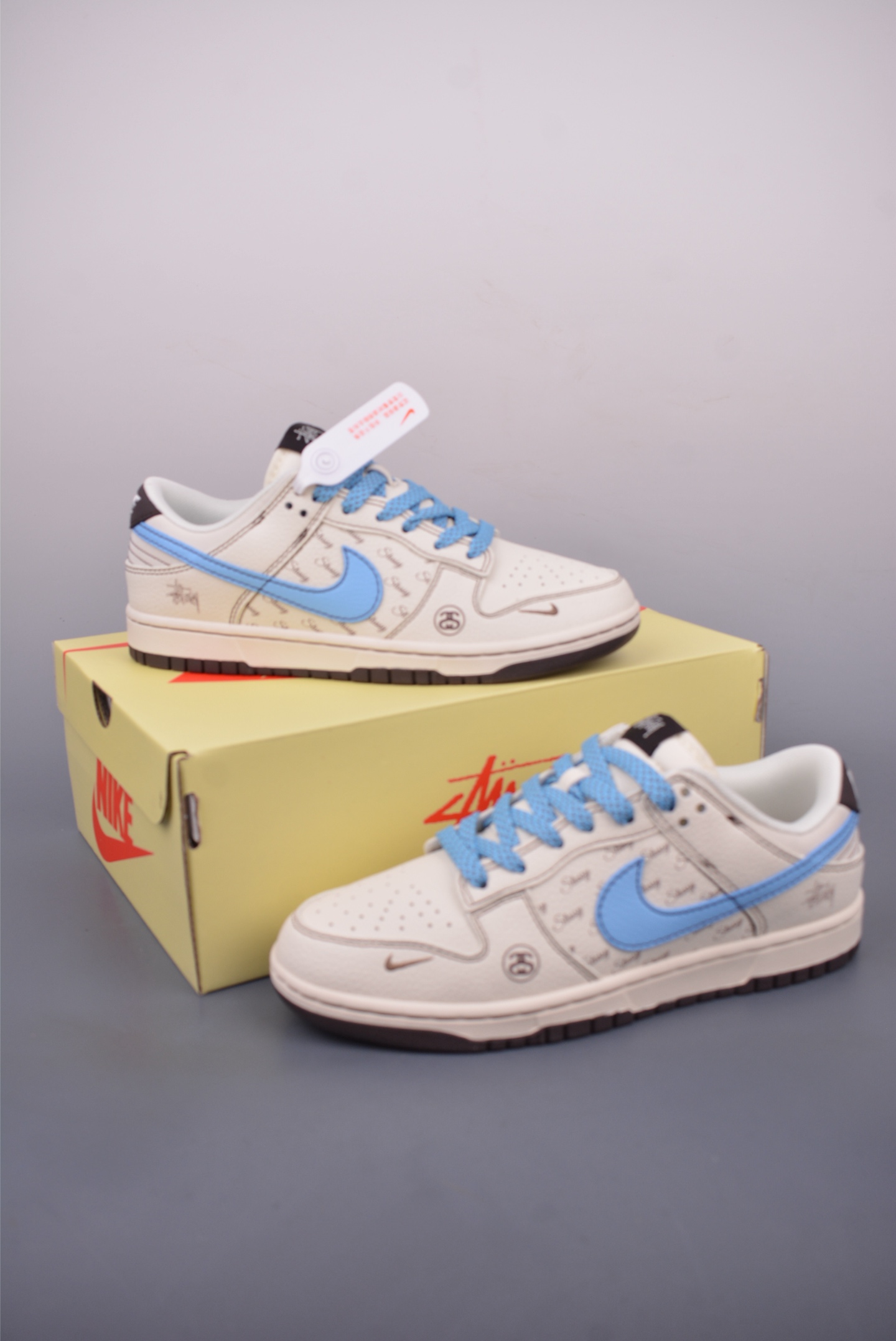 260 Nike SB Dunk Low 斯图西联名 XF8698-081