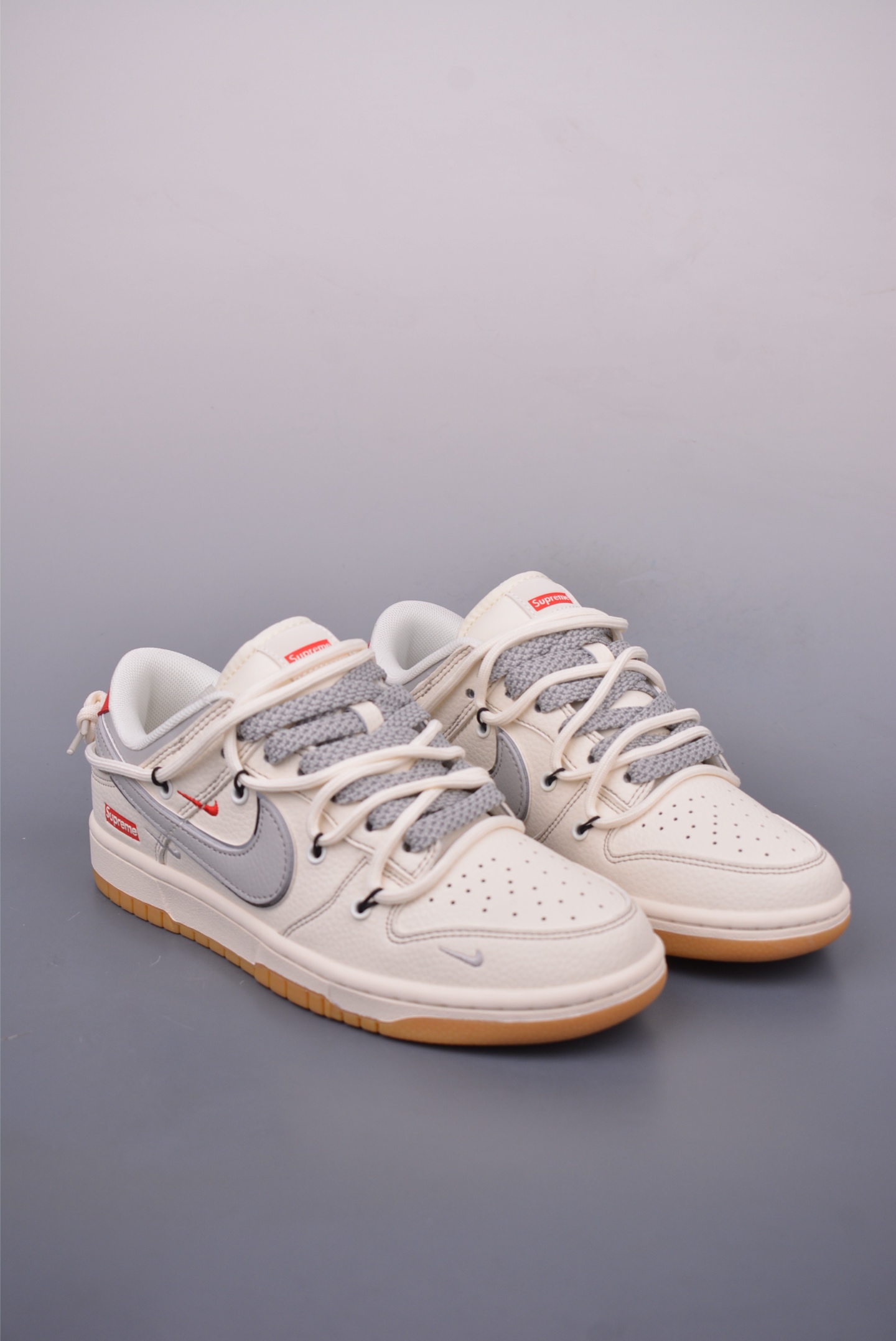 Nike SB Dunk Low Supreme Collab Deconstructed Drawstring Laces Unisex Shoes 2 i1747355620103 917 0 0