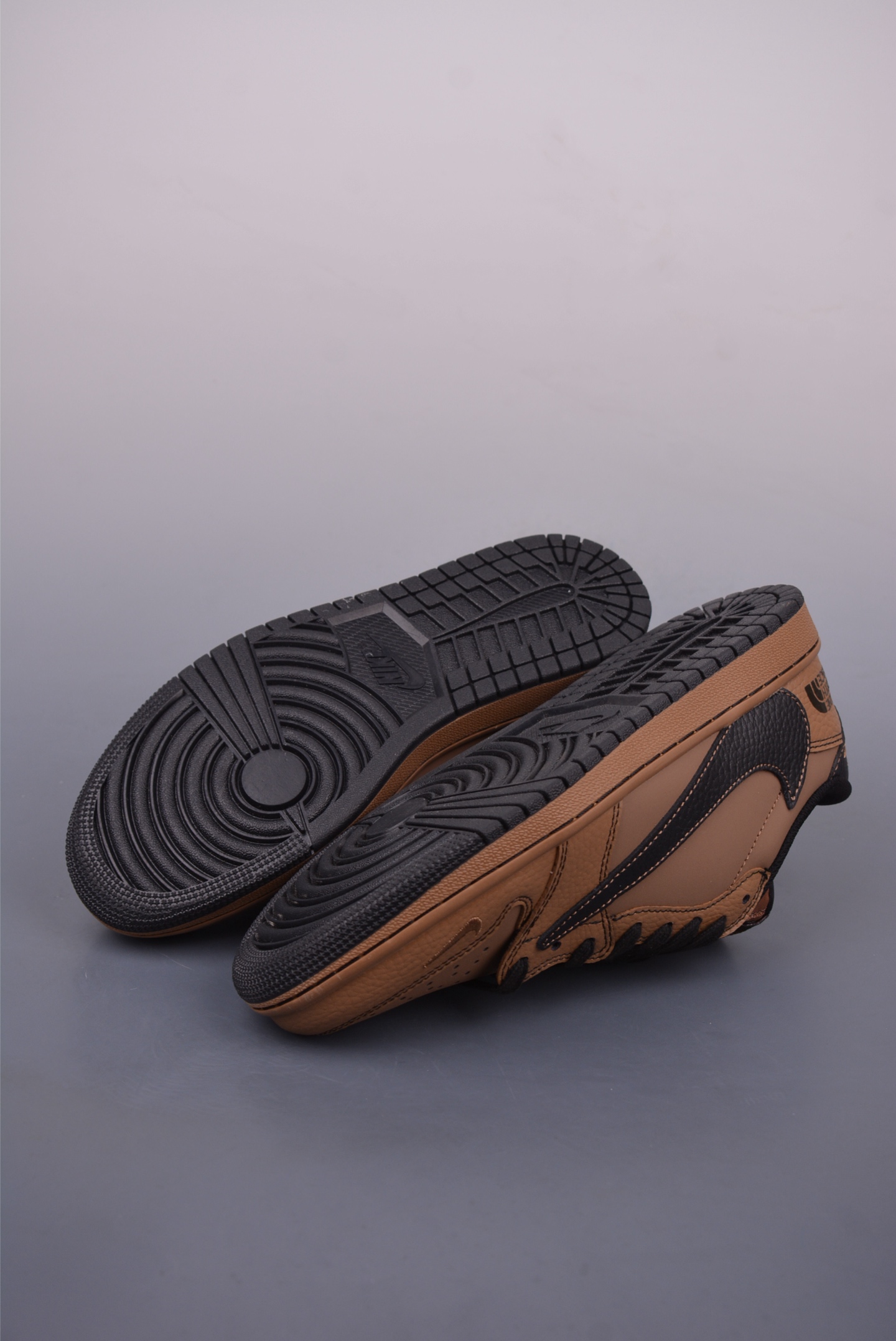 Fragment x Travis Scott x Air Jordan 1 Low 'Reverse Mocha' Sneakers 3 i1747355737419 9006 0 2