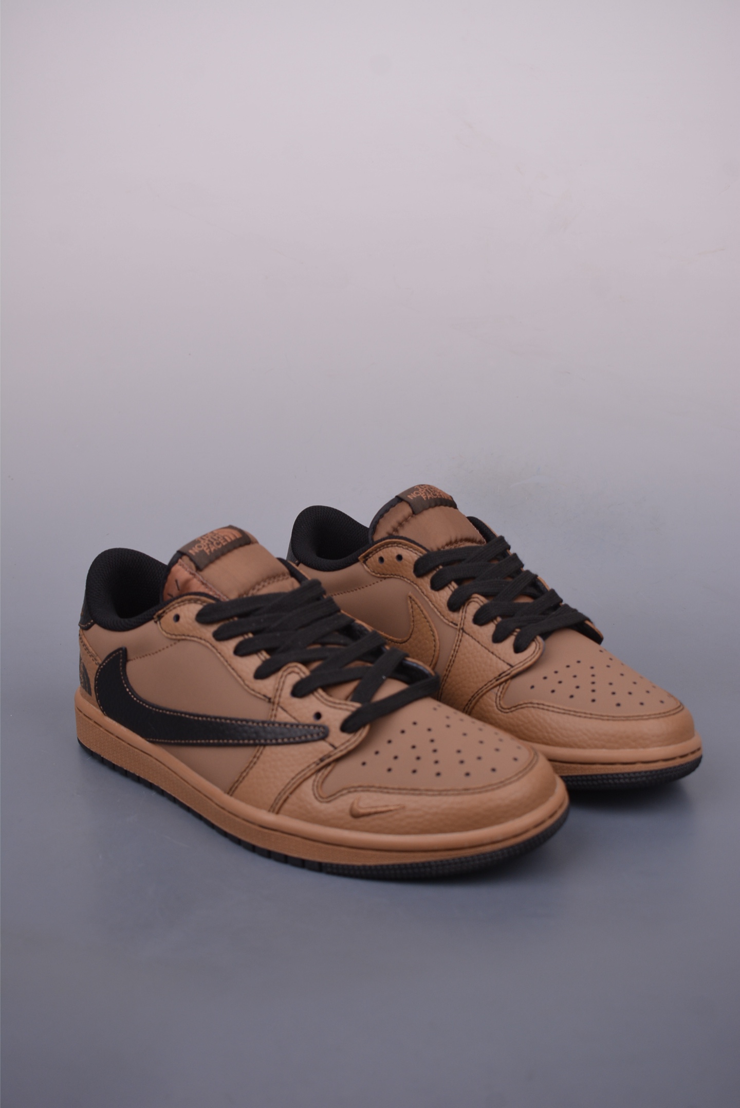 Fragment x Travis Scott x Air Jordan 1 Low 'Reverse Mocha' Sneakers 1 i1747355737436 1816 0 0