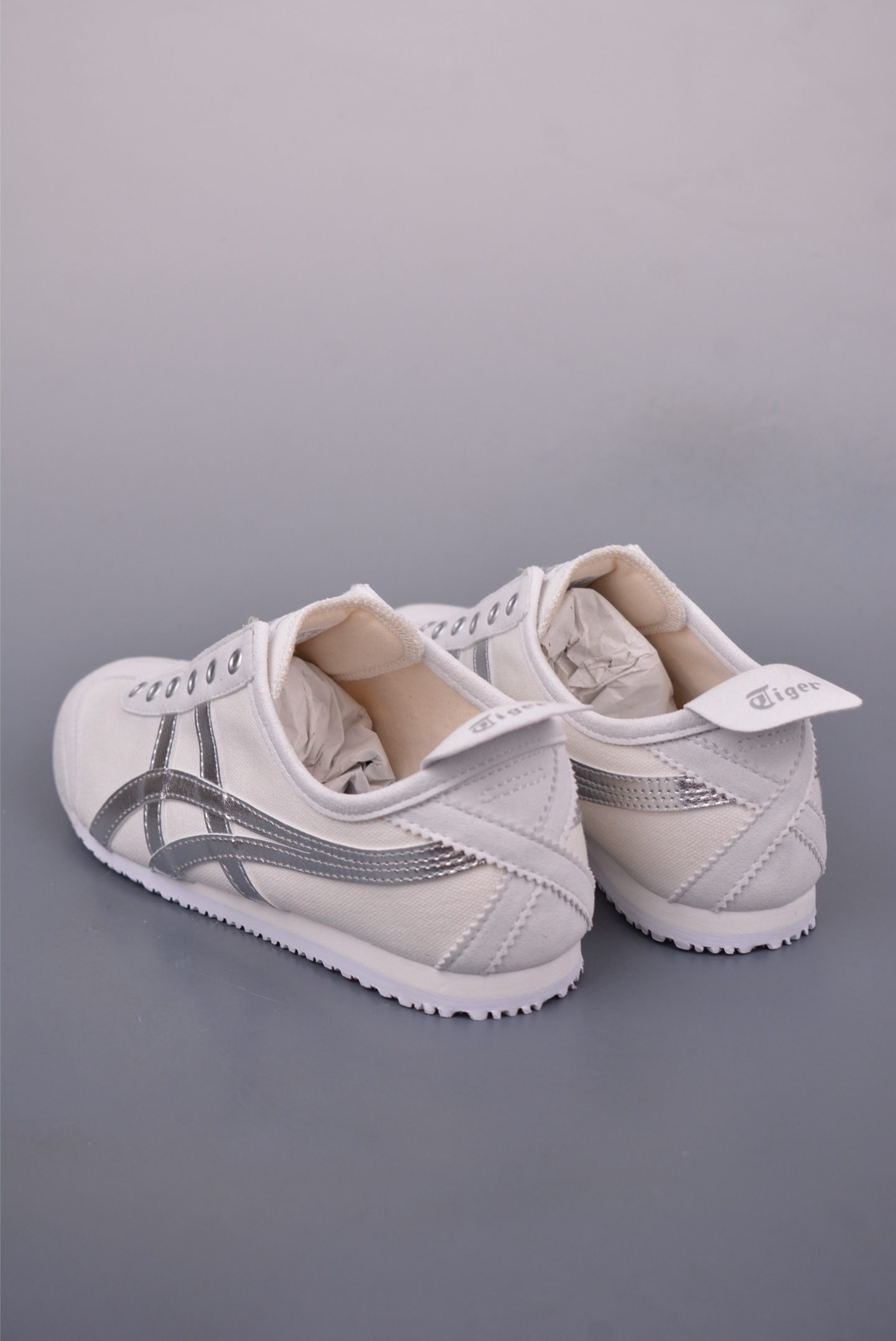 [Asics Series]Asics Onizuka Tiger MEXICO66Excellent workmanship, real shot