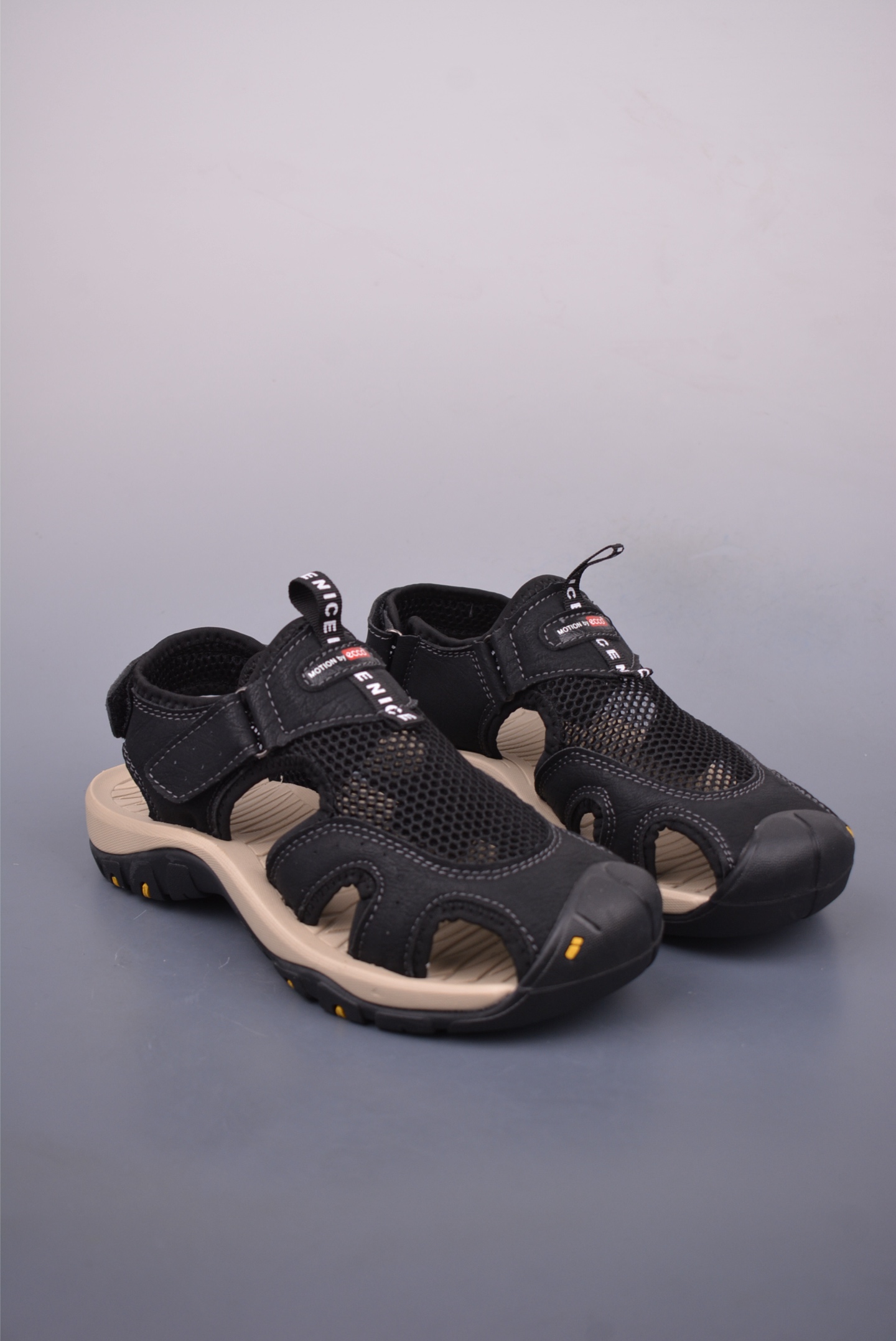 Men's Sport Sandals Summer Closed Toe Beach Sandals with Adjustable Strap