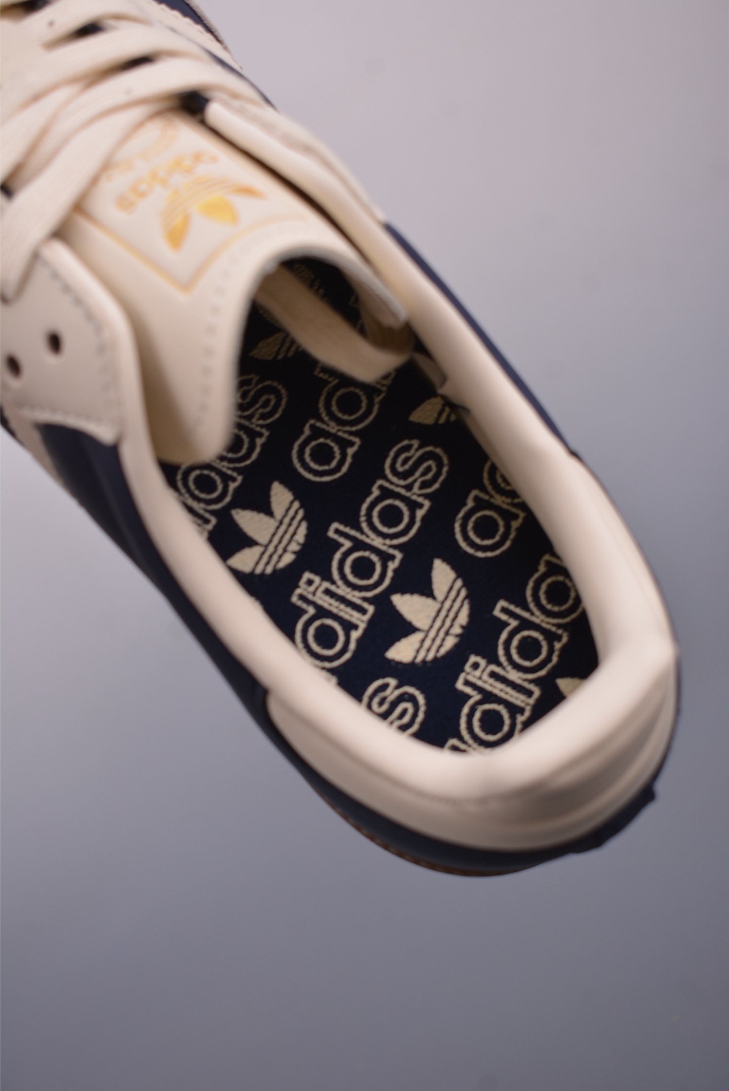 Adidas Samba OG Casual Sneakers - Iconic Style & Comfort for Everyday Wear 10 i1747439542884 3611 0 8