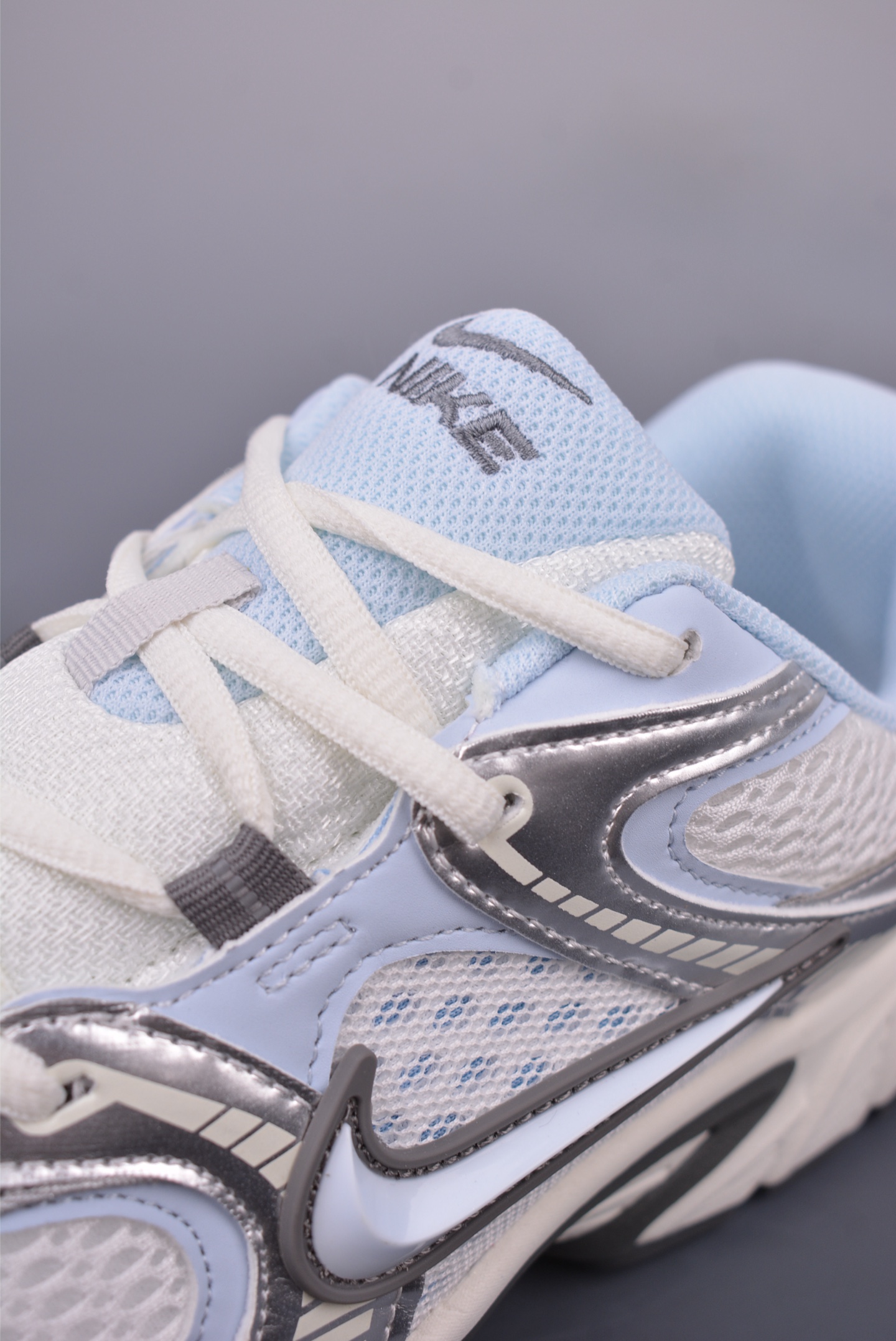 Nike V5 RNR Low-Top Running Shoes - Comfort, Style, and Durability 8 i1747439747092 9608 0 6