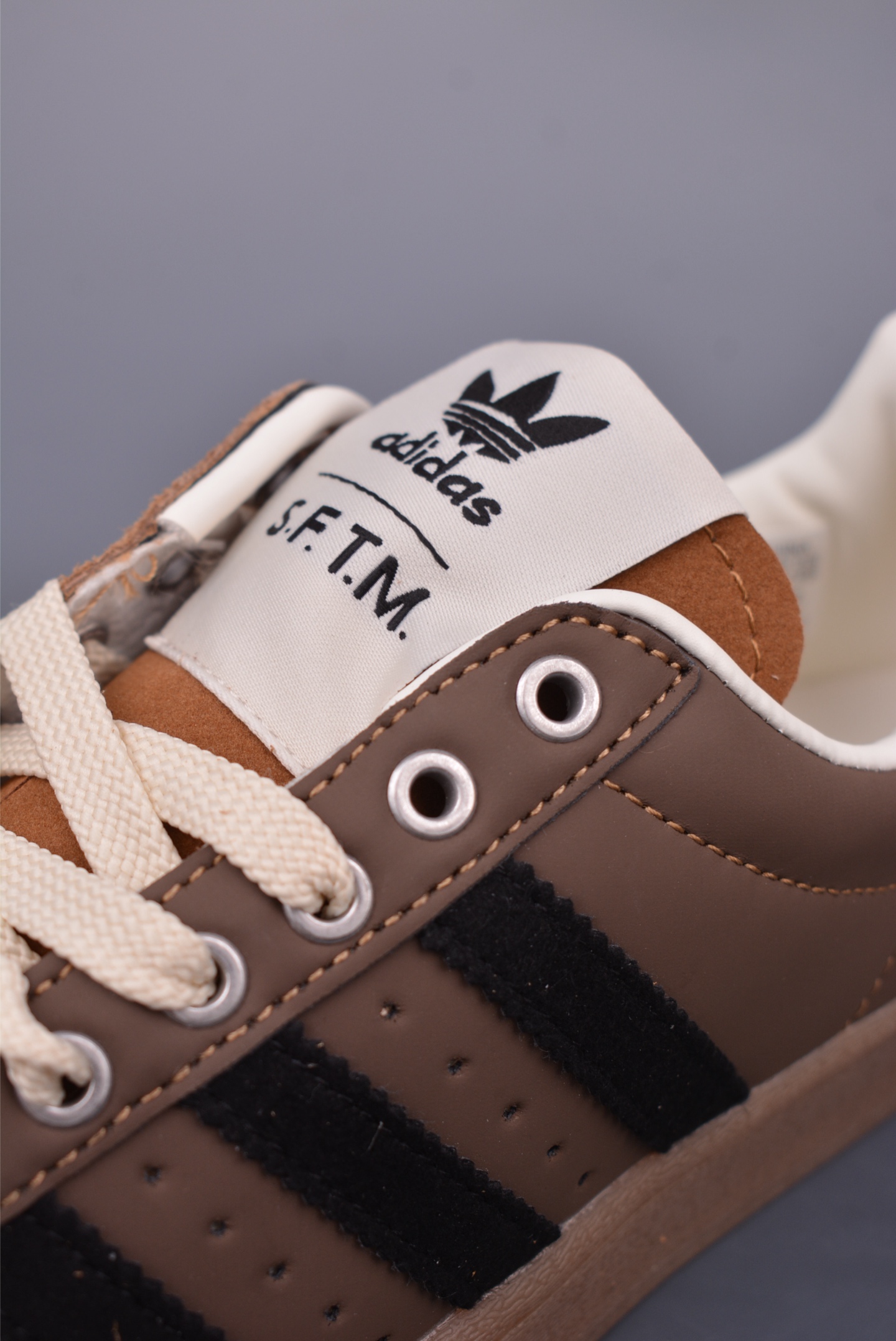 180 SONG FOR THE MUTE x adidas originals Superstar82 薄底低帮贝壳头板鞋 JQ0953