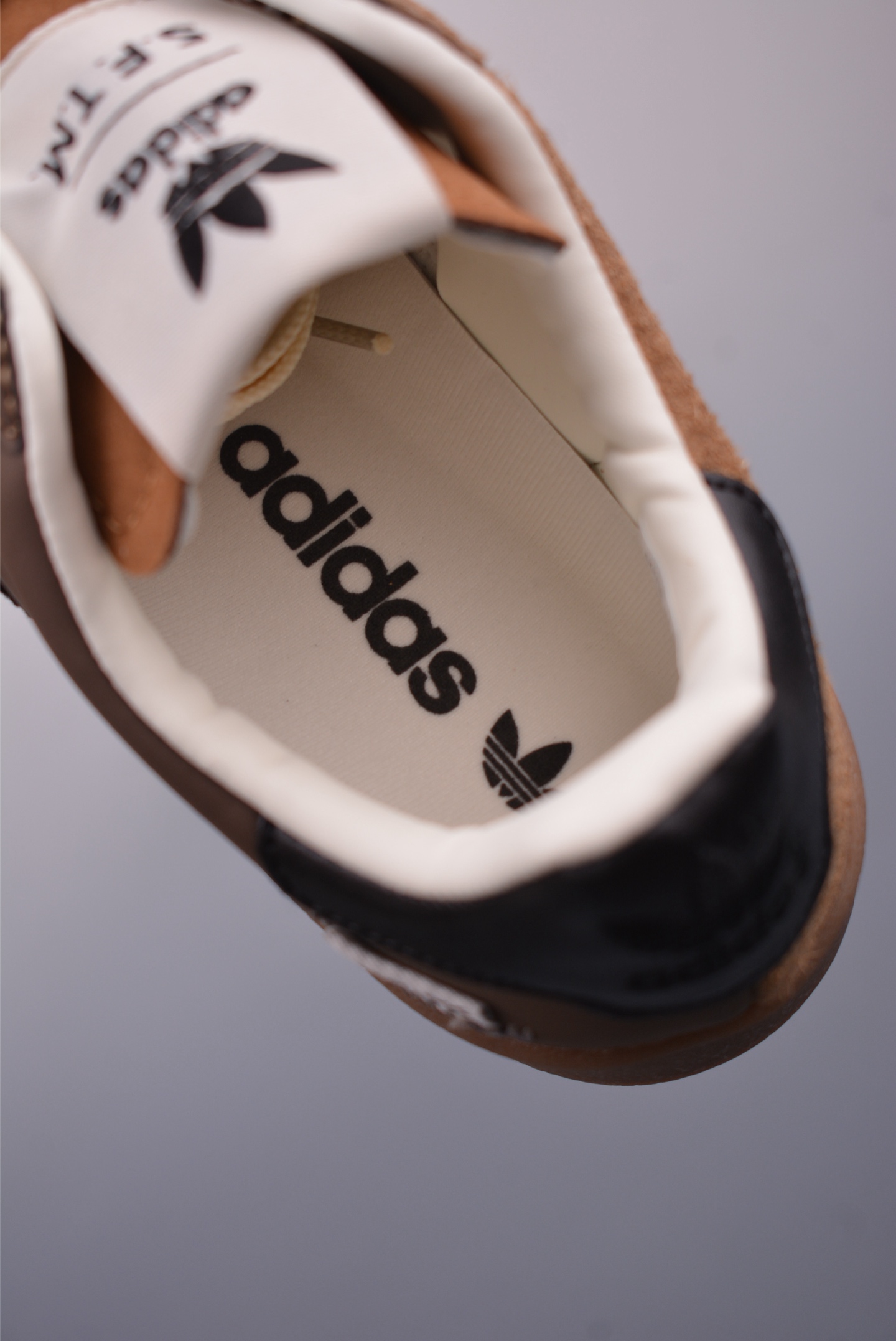 180 SONG FOR THE MUTE x adidas originals Superstar82 薄底低帮贝壳头板鞋 JQ0953