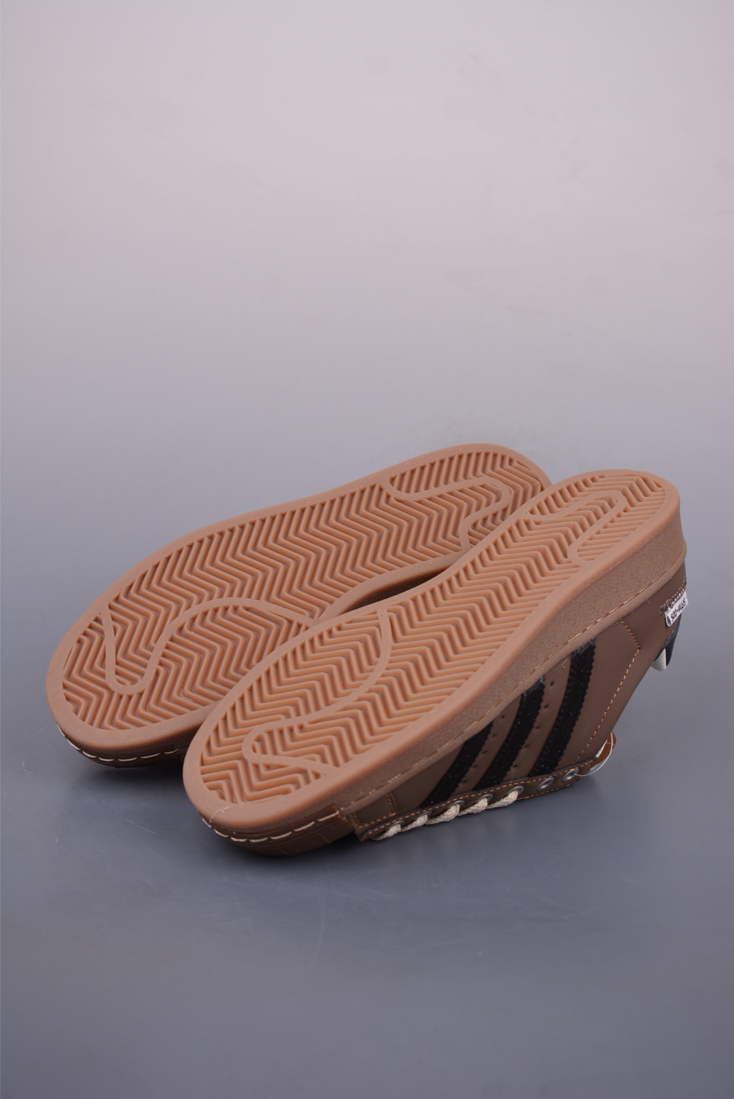 180 SONG FOR THE MUTE x adidas originals Superstar82 薄底低帮贝壳头板鞋 JQ0953