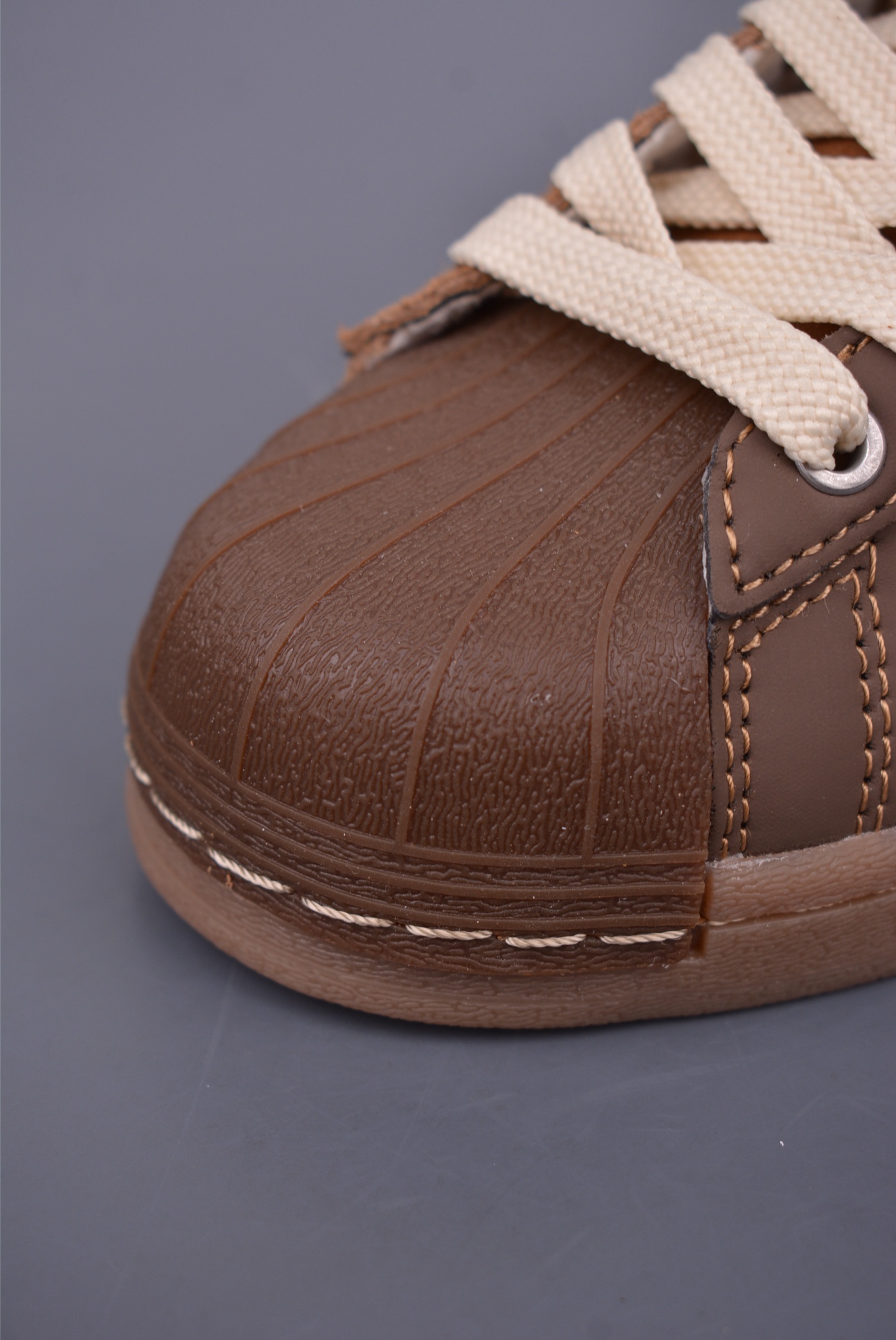 180 SONG FOR THE MUTE x adidas originals Superstar82 薄底低帮贝壳头板鞋 JQ0953