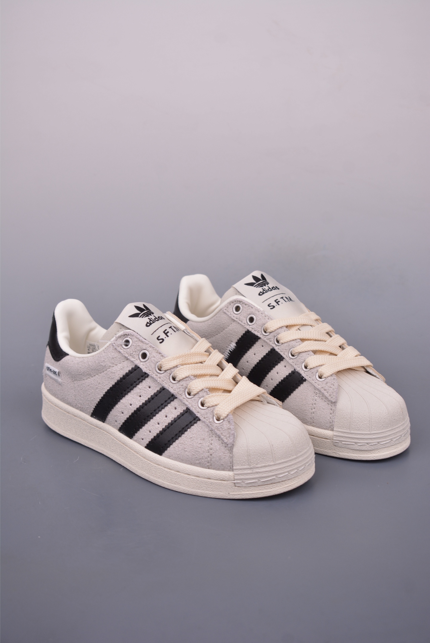 180 SONG FOR THE MUTE x adidas originals Superstar82 薄底低帮贝壳头板鞋 JQ0958