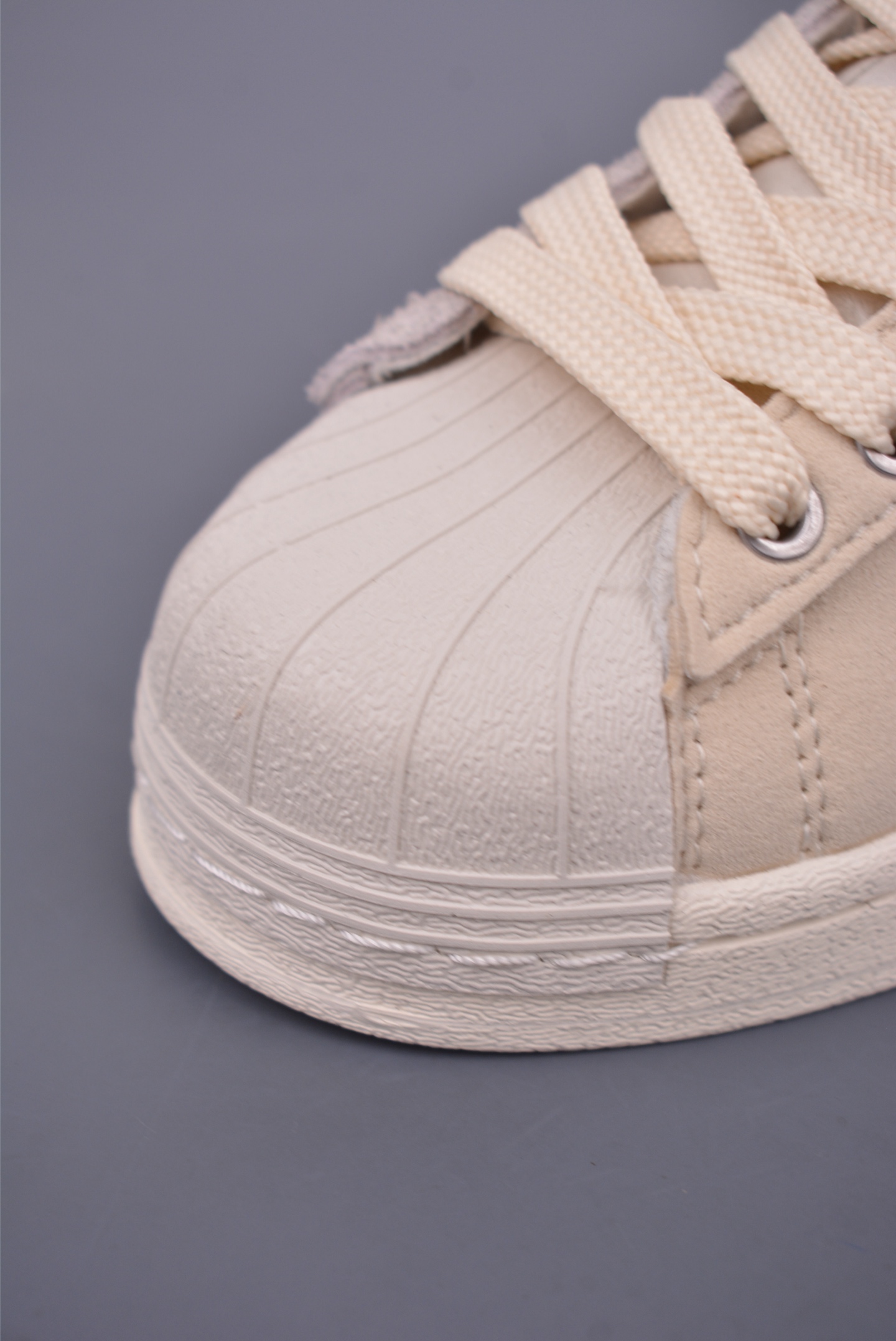 180 SONG FOR THE MUTE x adidas originals Superstar82 薄底低帮贝壳头板鞋 JQ0958