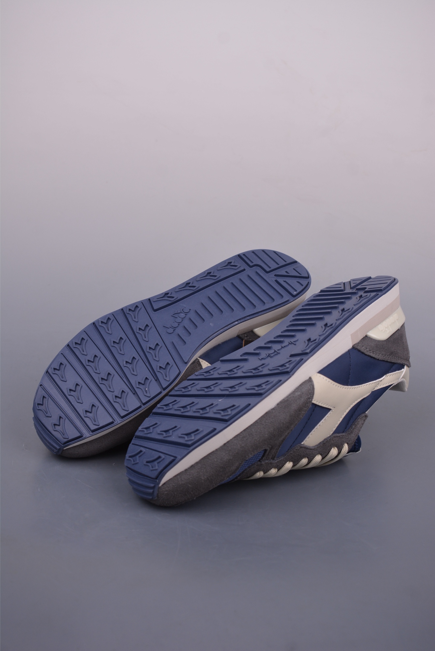 Diadora Camaro Retro Running Shoes - Polyester, Suede, and Leather Sneakers 4 i1747440131074 5261 0 2