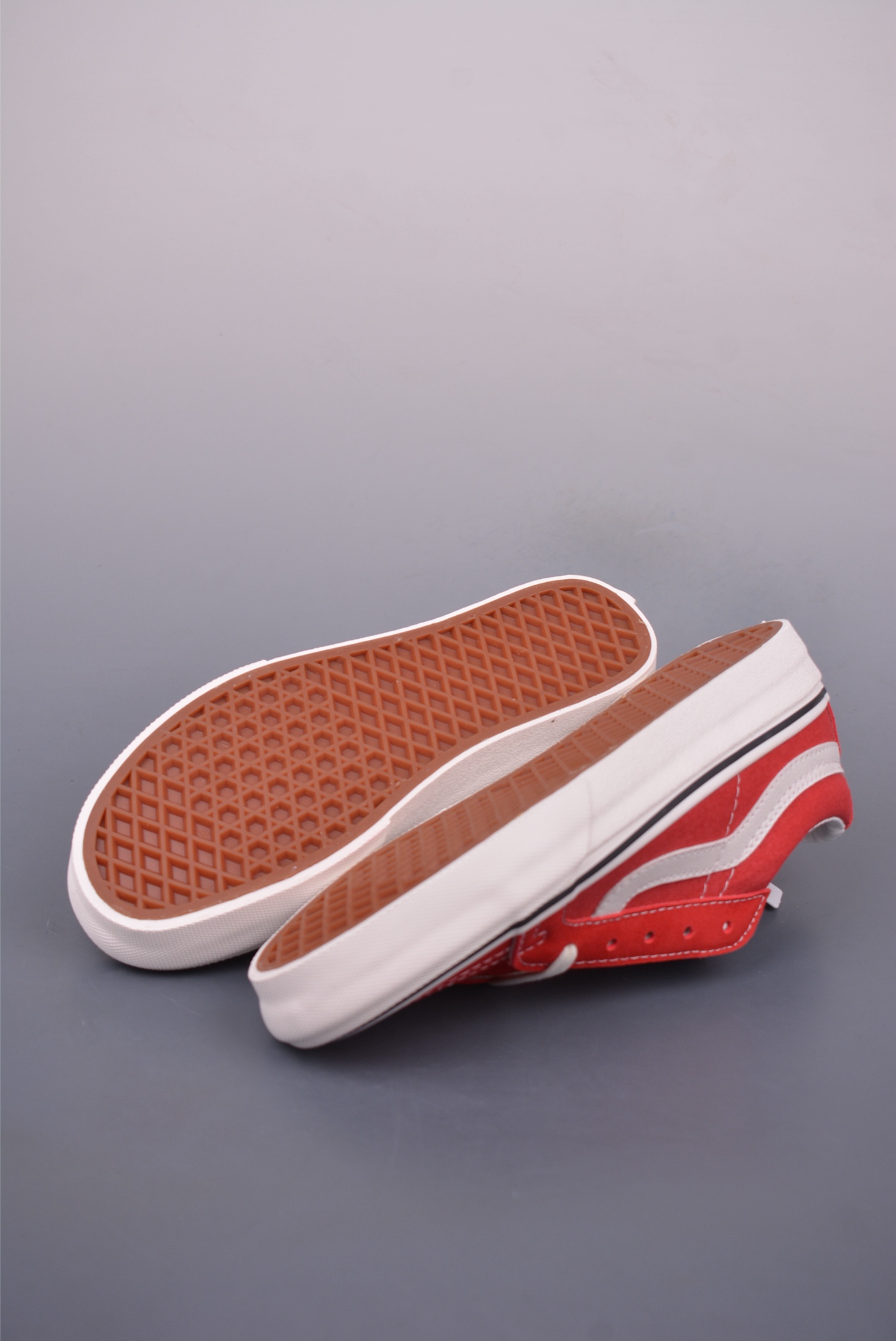 140 Vans SK8-Low 红白 全新一代 低帮硫化帆布鞋 VN0A4UWIX
