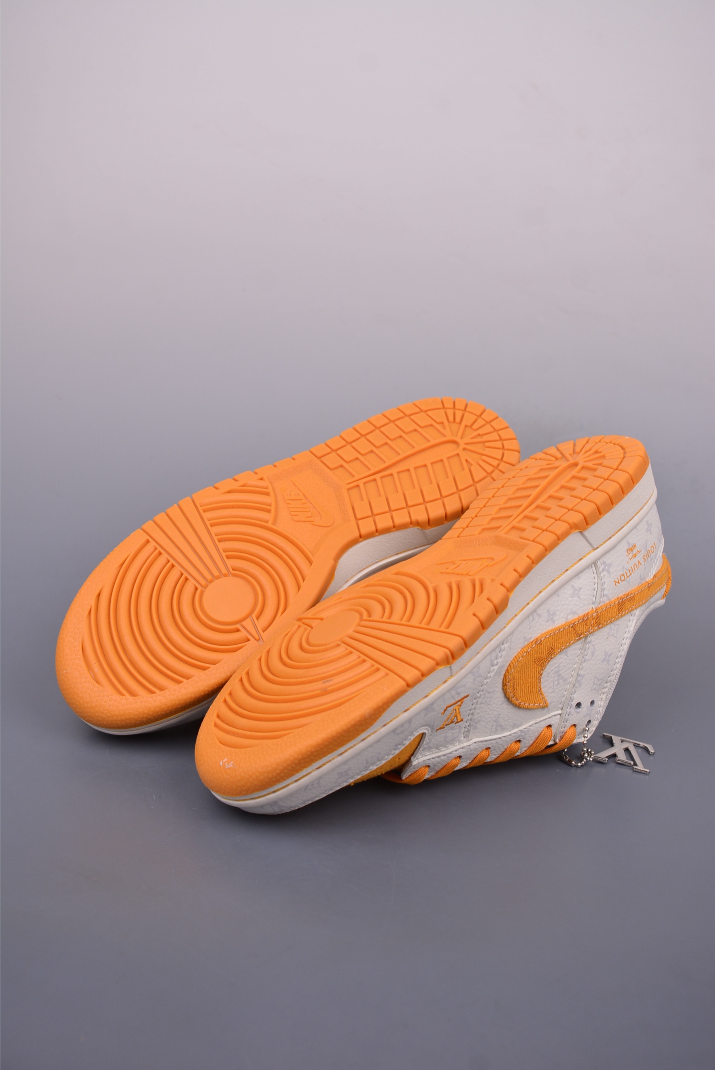 280 Nike SB Dunk Low LV联名 SC9772-803