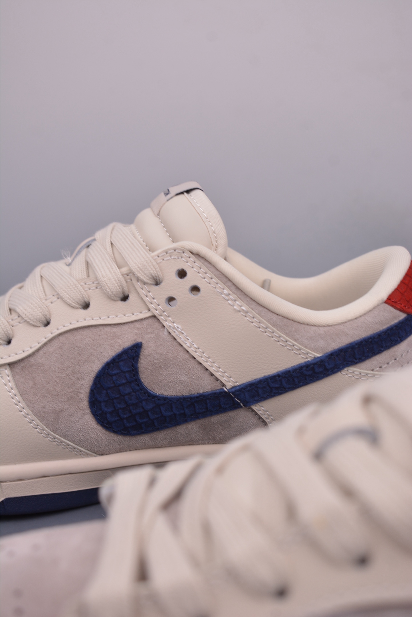 Nike SB Dunk Low Louis Vuitton Collab Cream White Blue Sneakers 9 i1747441486545 9300 0 7