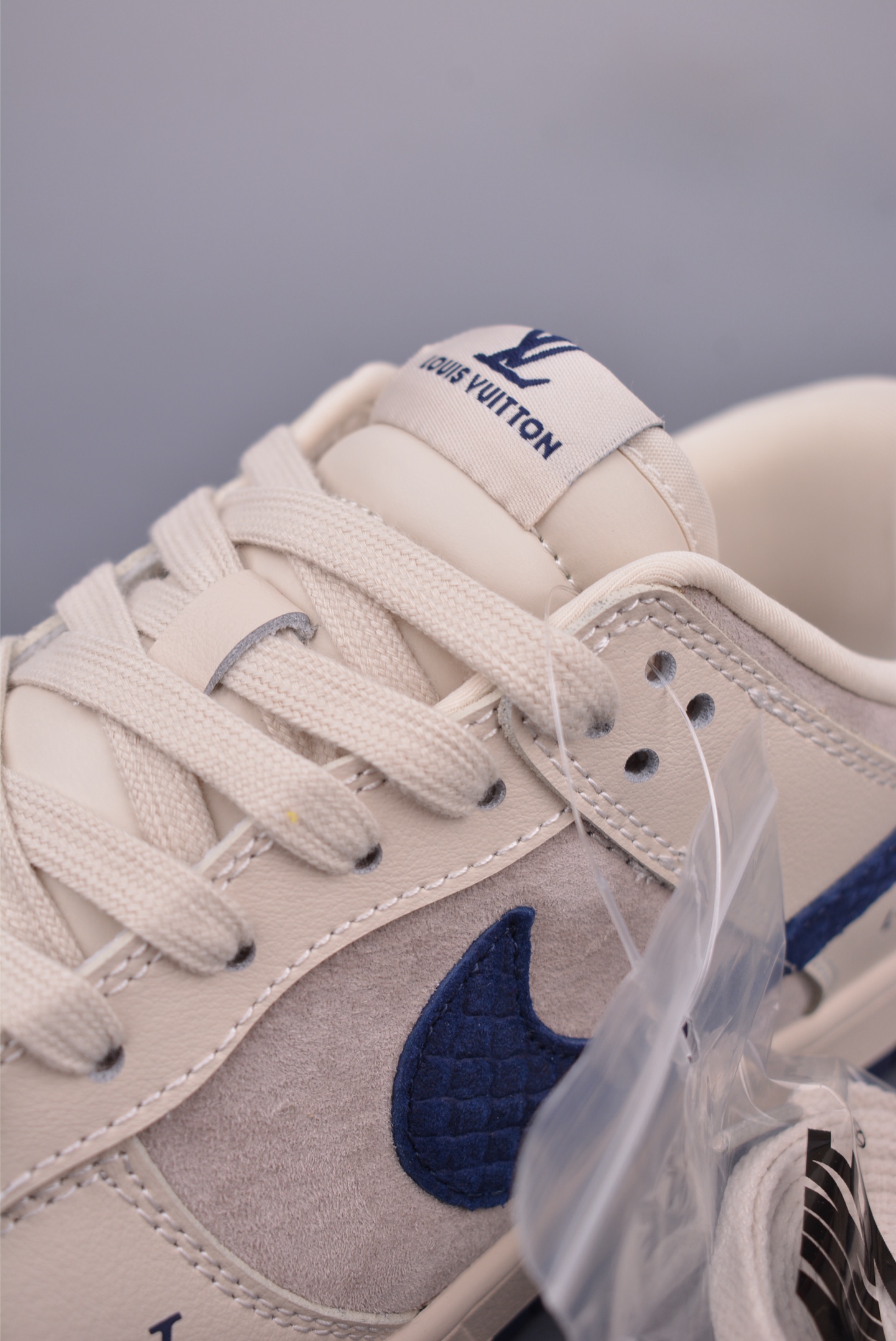 Nike SB Dunk Low Louis Vuitton Collab Cream White Blue Sneakers 8 i1747441486589 5306 0 6