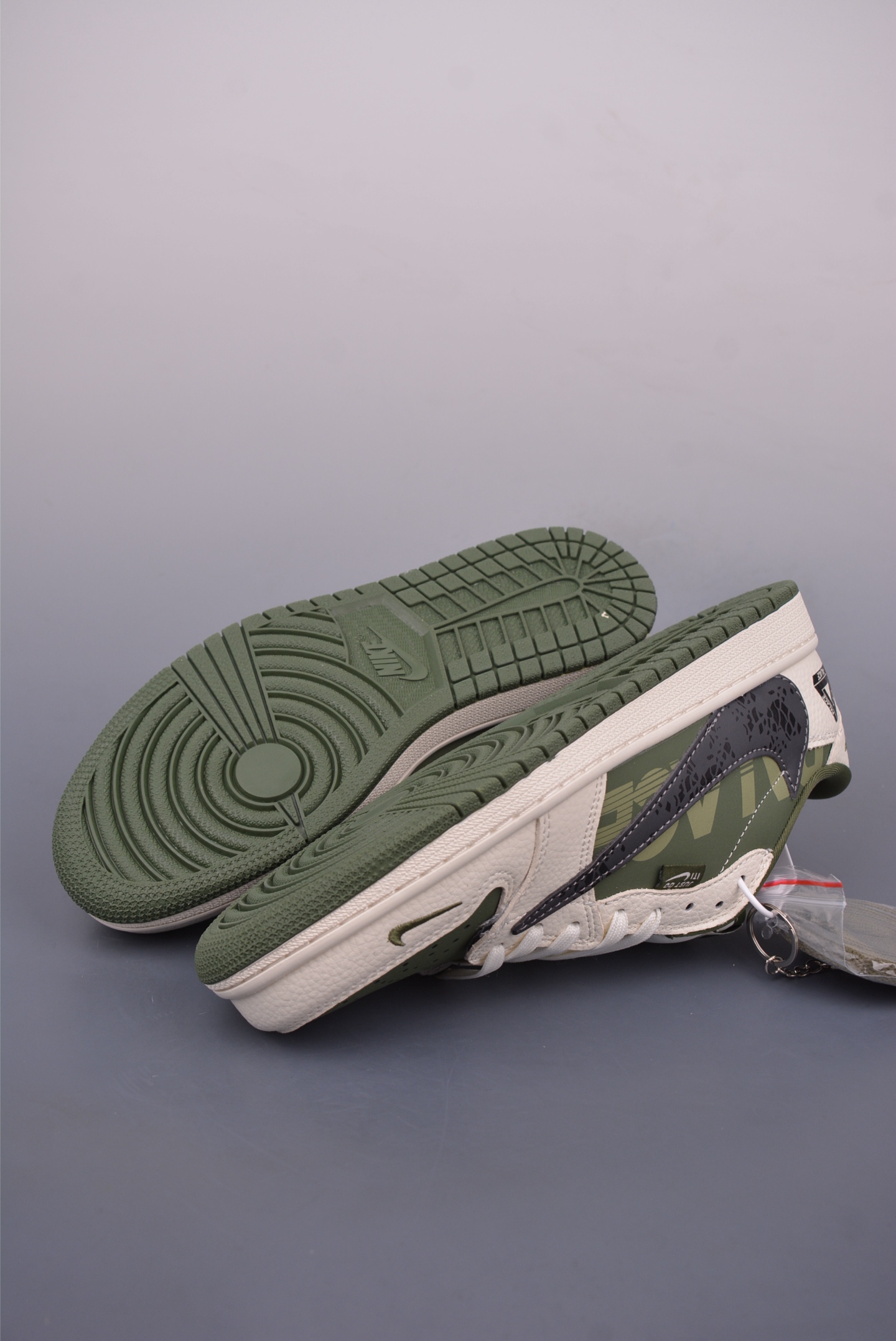 Fragment x Travis Scott x Palace Air Jordan 1 Low 三方联名倒钩 XS2024-030
