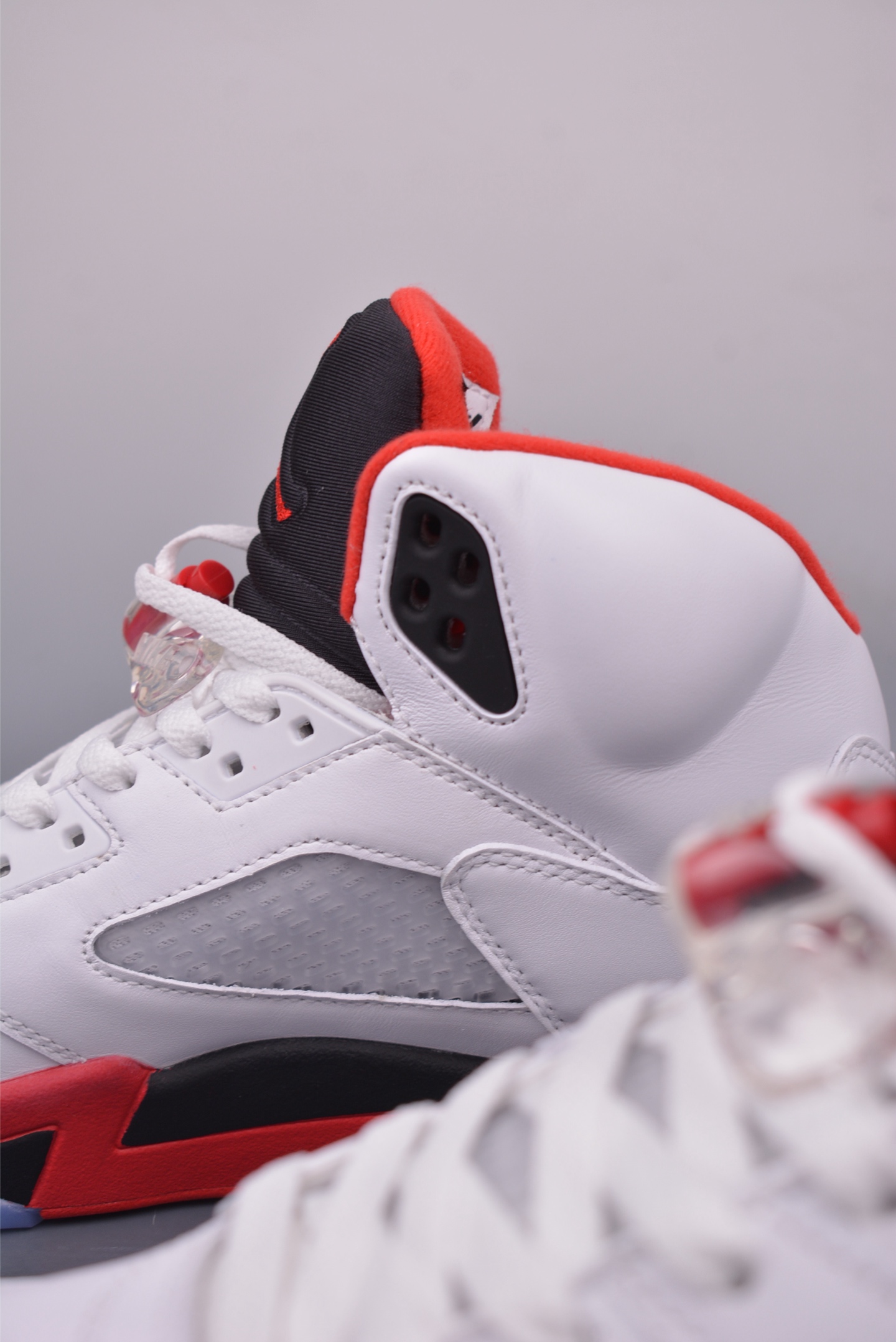 260 Jordan Air Jordan 5 Fire Red “Black Tongue”复刻白红 HQ7978-101