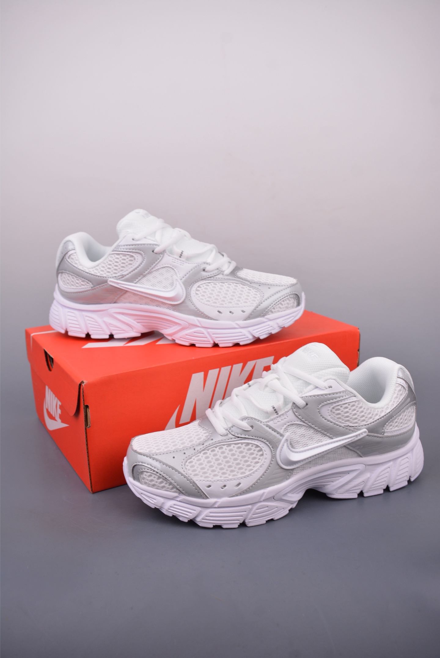 Nike V5 RNR Running Shoes - Low Top, Comfortable, and Slip-Resistant 6 i1747525484149 1548 0 4