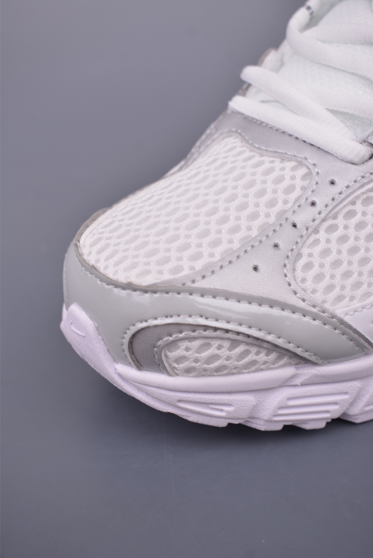 Nike V5 RNR Running Shoes - Low Top, Comfortable, and Slip-Resistant 7 i1747525484174 3282 0 5