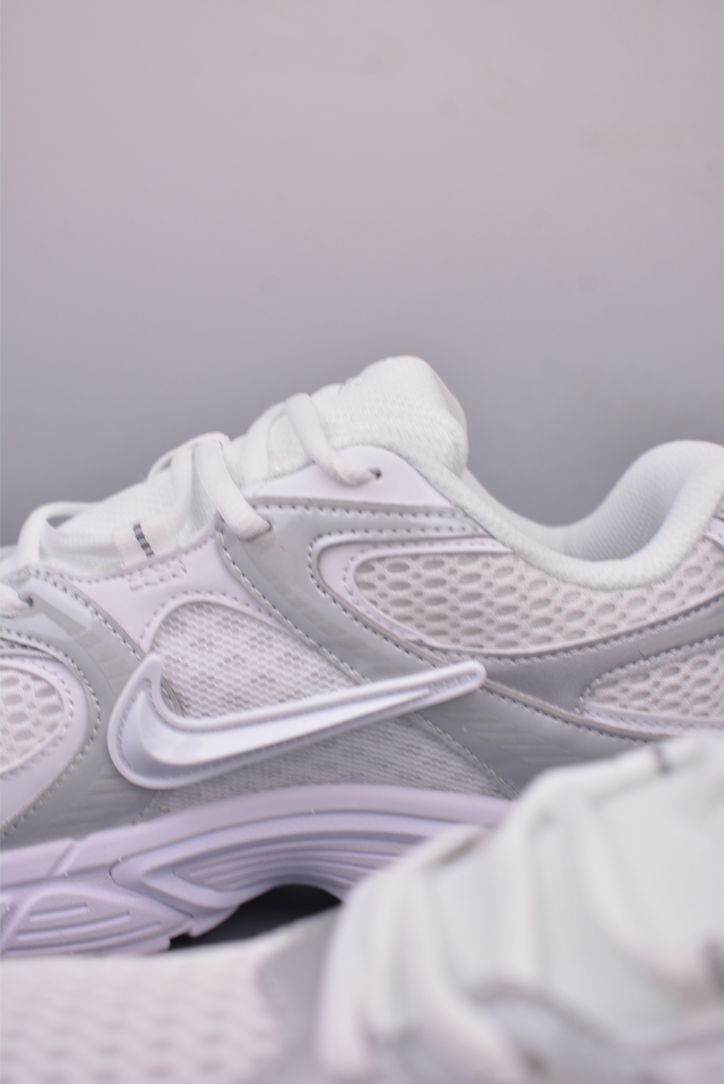 Nike V5 RNR Running Shoes - Low Top, Comfortable, and Slip-Resistant 9 i1747525489236 8627 0 7