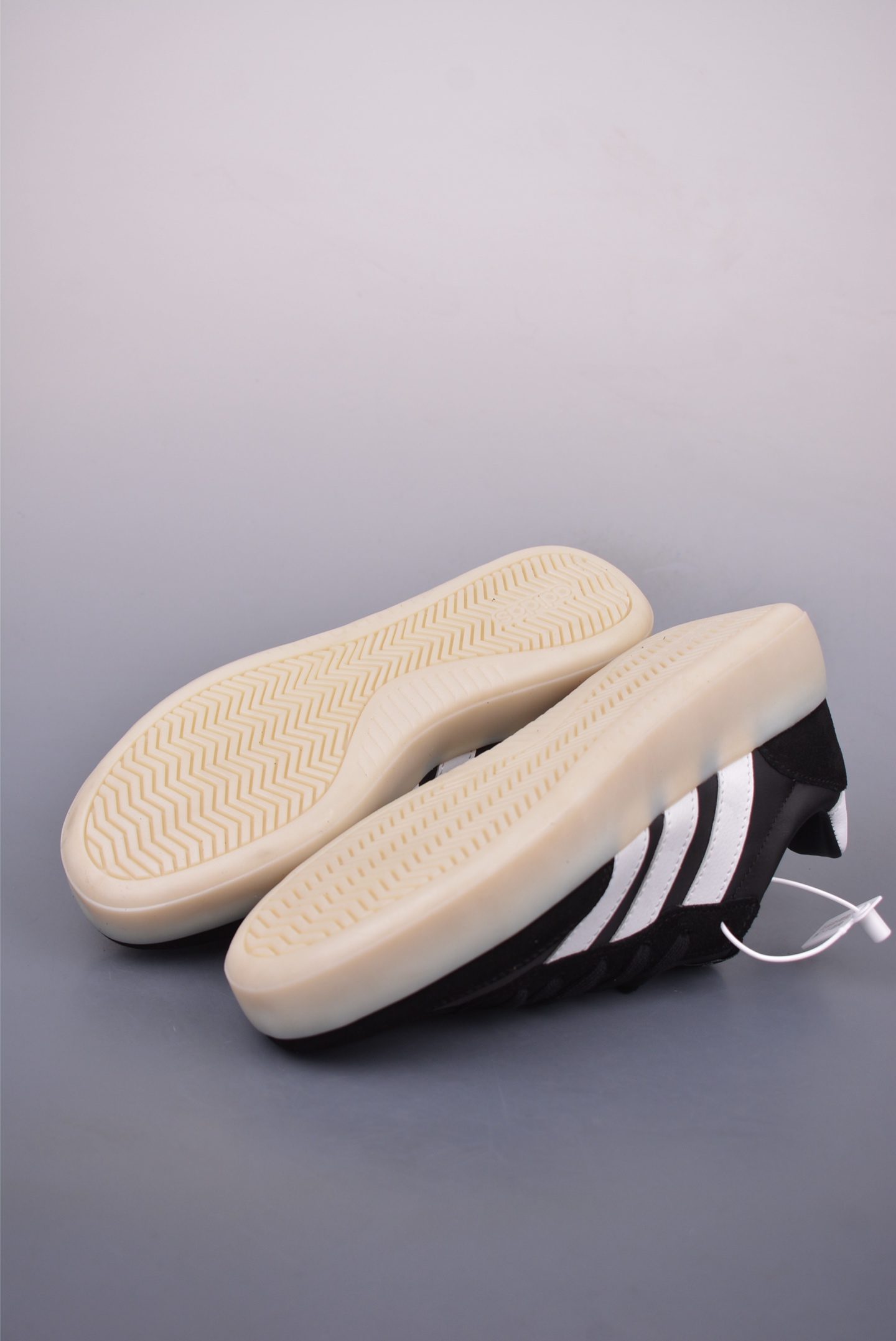 Adidas Barreda Decode Low-Top Sneakers - Comfortable & Shock Absorbent Shoes 4 i1747525837040 4423 0 2