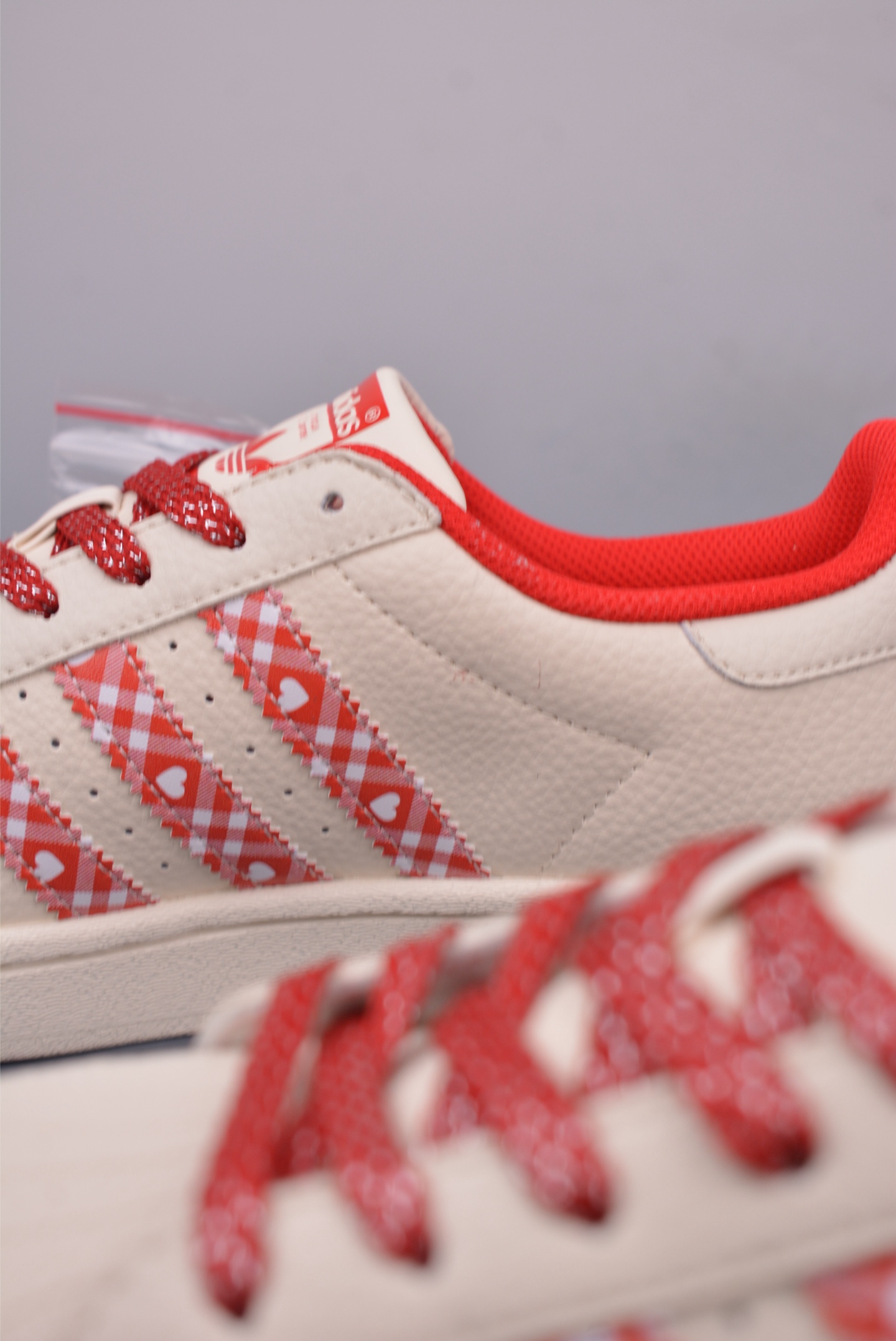 Adidas Originals Superstar Hello Kitty Sneaker - Limited Edition 2025 8 i1747525989207 3460 0 7