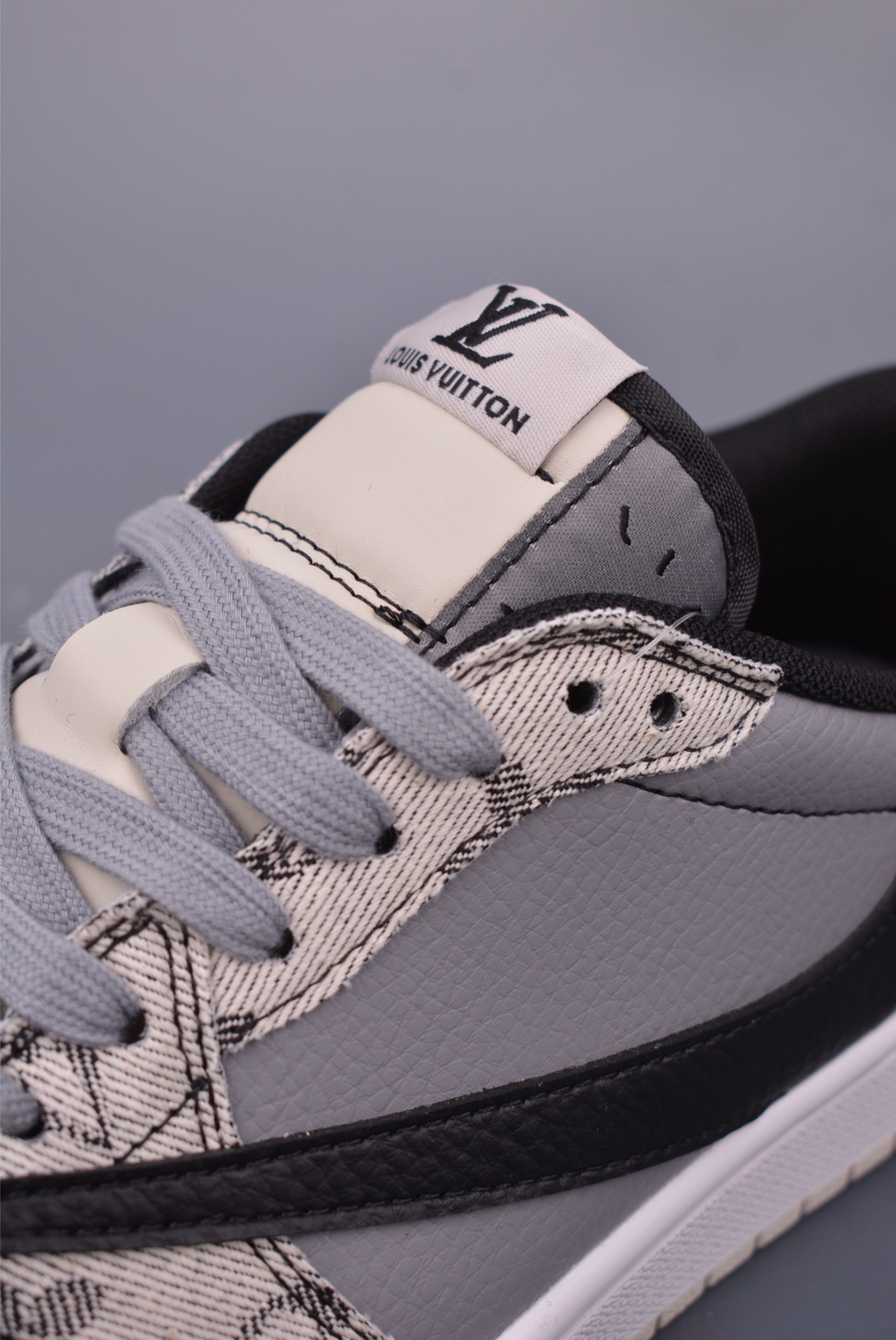 Fragment x Travis Scott x Louis Vuitton Air Jordan 1 Low Sneakers 8 i1747526224720 2702 0 6