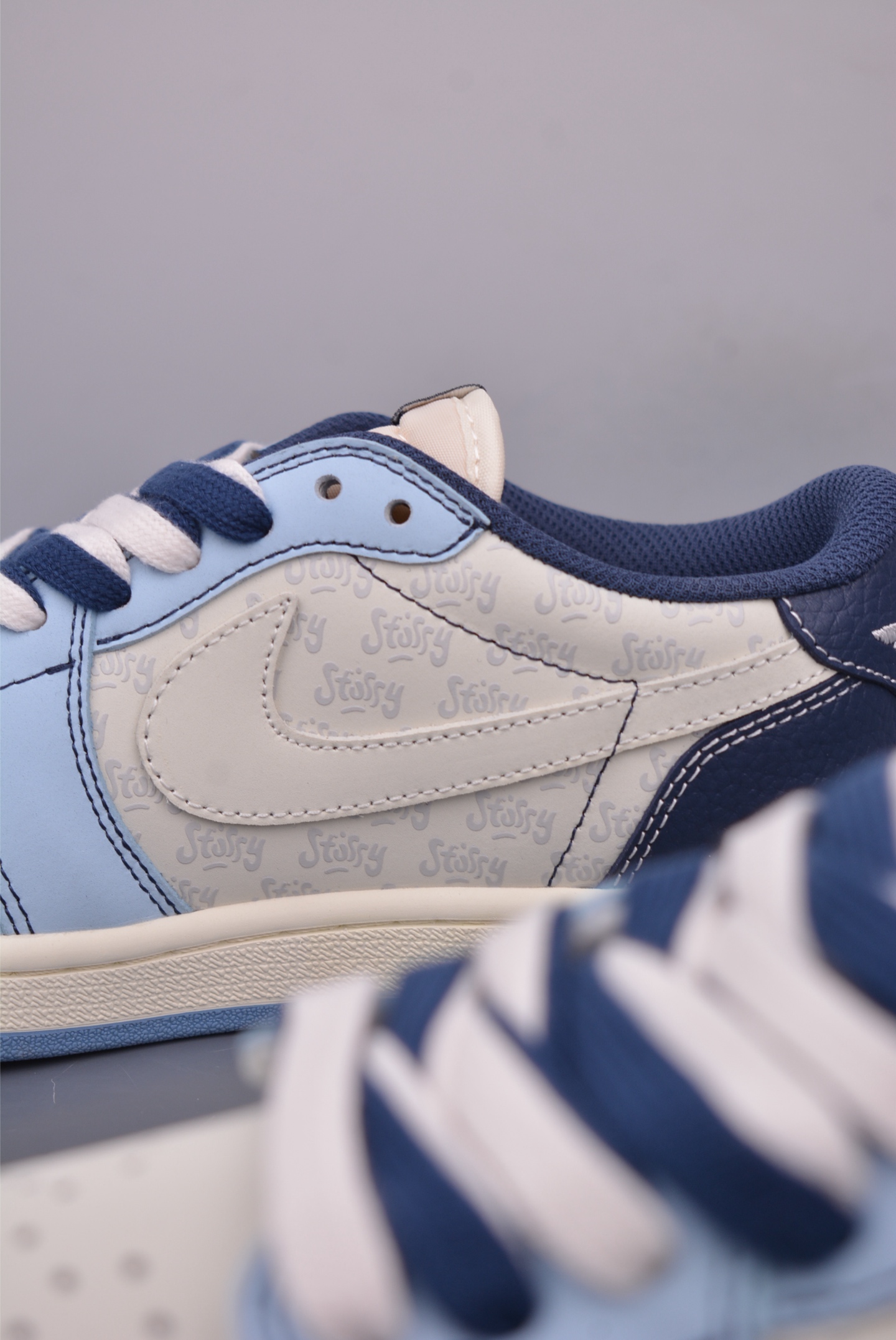 Fragment Design x Travis Scott x Stussy Air Jordan 1 Low Sneakers 9 i1747526374063 883 0 7