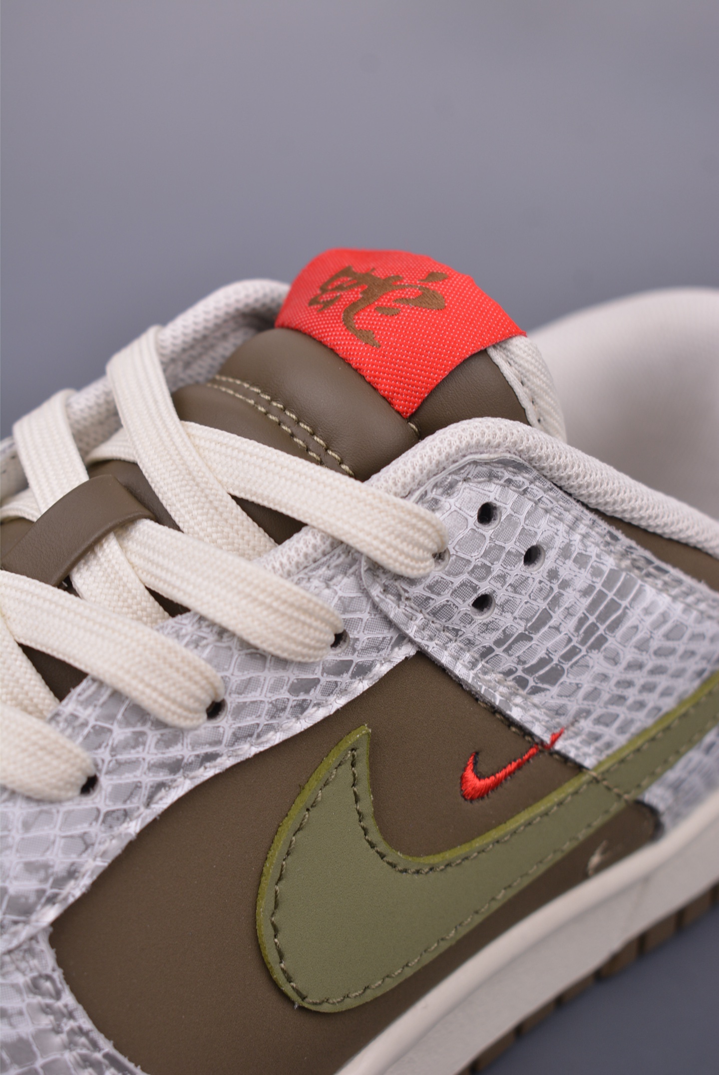 Nike SB Dunk Low DIY - Original Leather, Exclusive Fit, and Pristine Quality 8 i1747526510240 1992 0 6