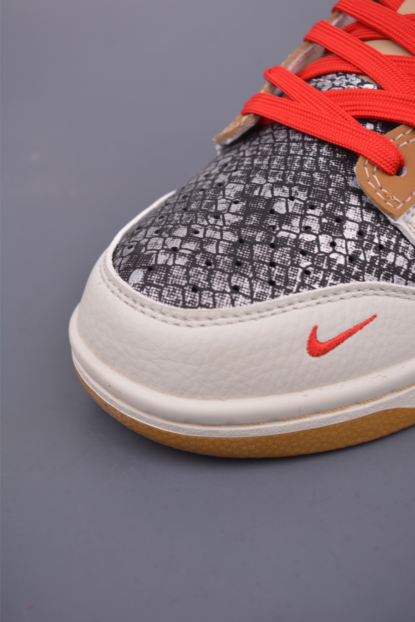 Nike SB Dunk Low DIY Custom Sneakers - Premium Leather, Perfect Detailing 7 i1747526616178 6858 0 5