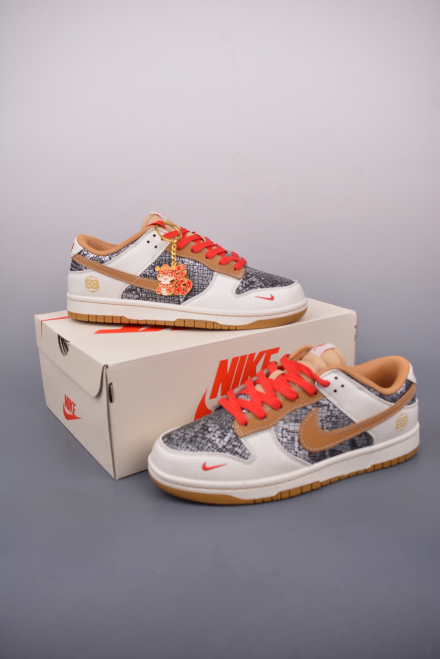 Nike SB Dunk Low DIY Custom Sneakers - Premium Leather, Perfect Detailing 6 i1747526616196 2232 0 4