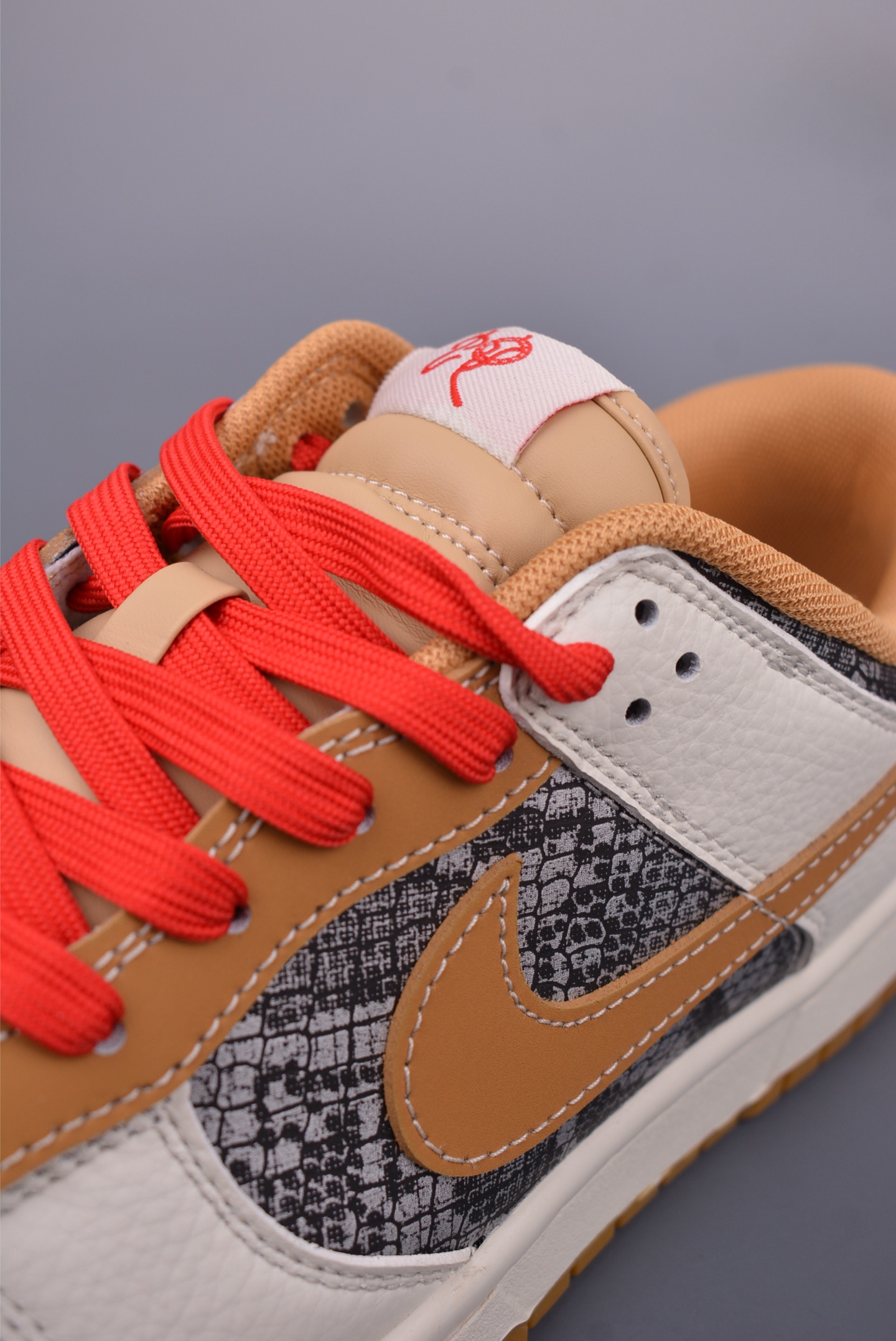 Nike SB Dunk Low DIY Custom Sneakers - Premium Leather, Perfect Detailing 8 i1747526616212 5783 0 6