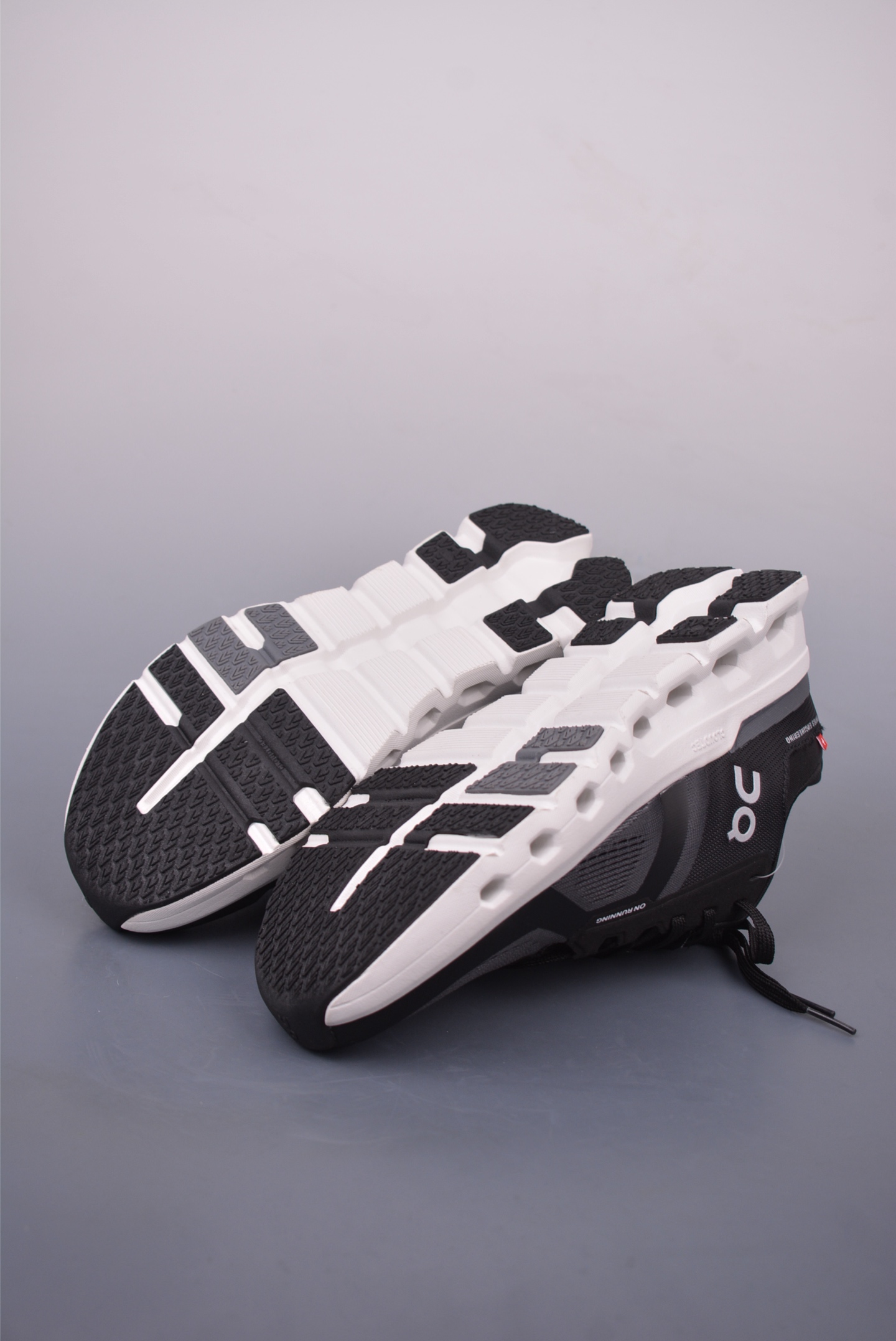 On Running Cloudtilt: Black Athletic Shoes for Urban Exploration & Daily Wear 4 i1747601293428 3719 0 2