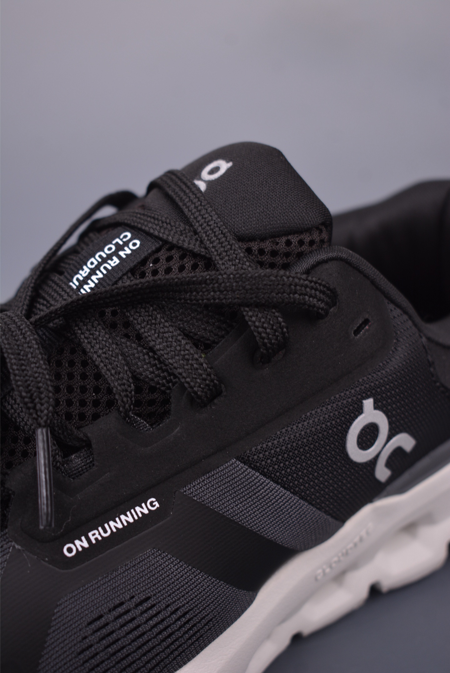 On Running Cloudtilt: Black Athletic Shoes for Urban Exploration & Daily Wear 8 i1747601294541 1479 0 6
