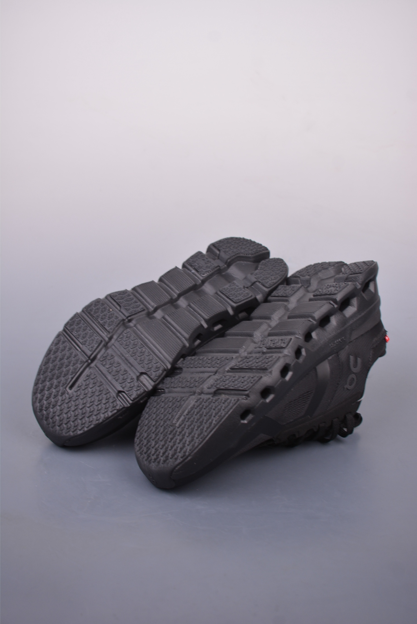 On Running Cloudtilt: Loewe Inspired Outdoor Streetwear Sneakers 4 i1747601337784 6299 0 2