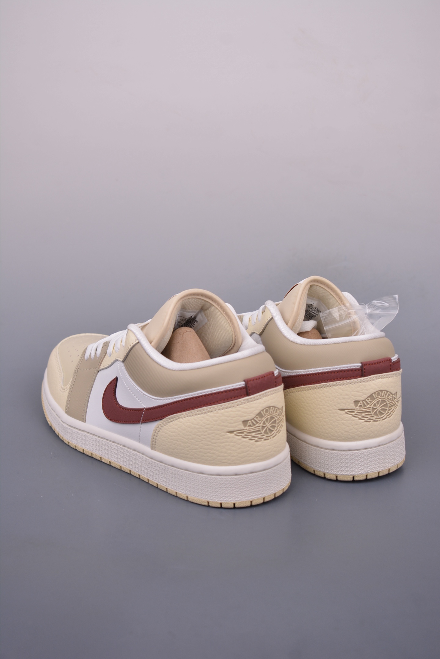 200 Air Jordan 1 Low 米白红 AJ1乔1低帮休闲板鞋 HV6530-100