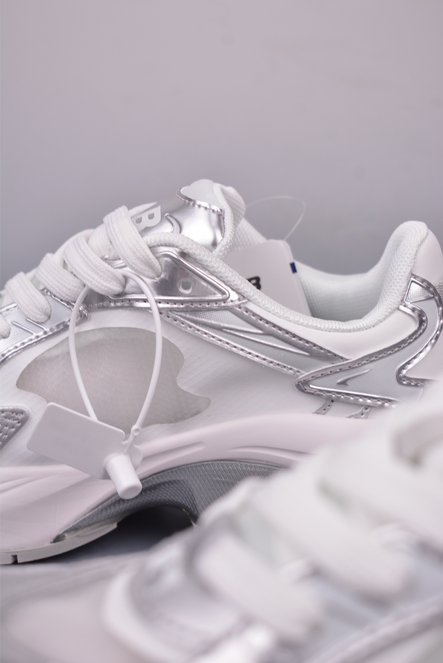 MLB Curve Runner Mono Mesh New York Yankees Chunky Sneakers Silver Women's 8 i1747606138724 672 0 7