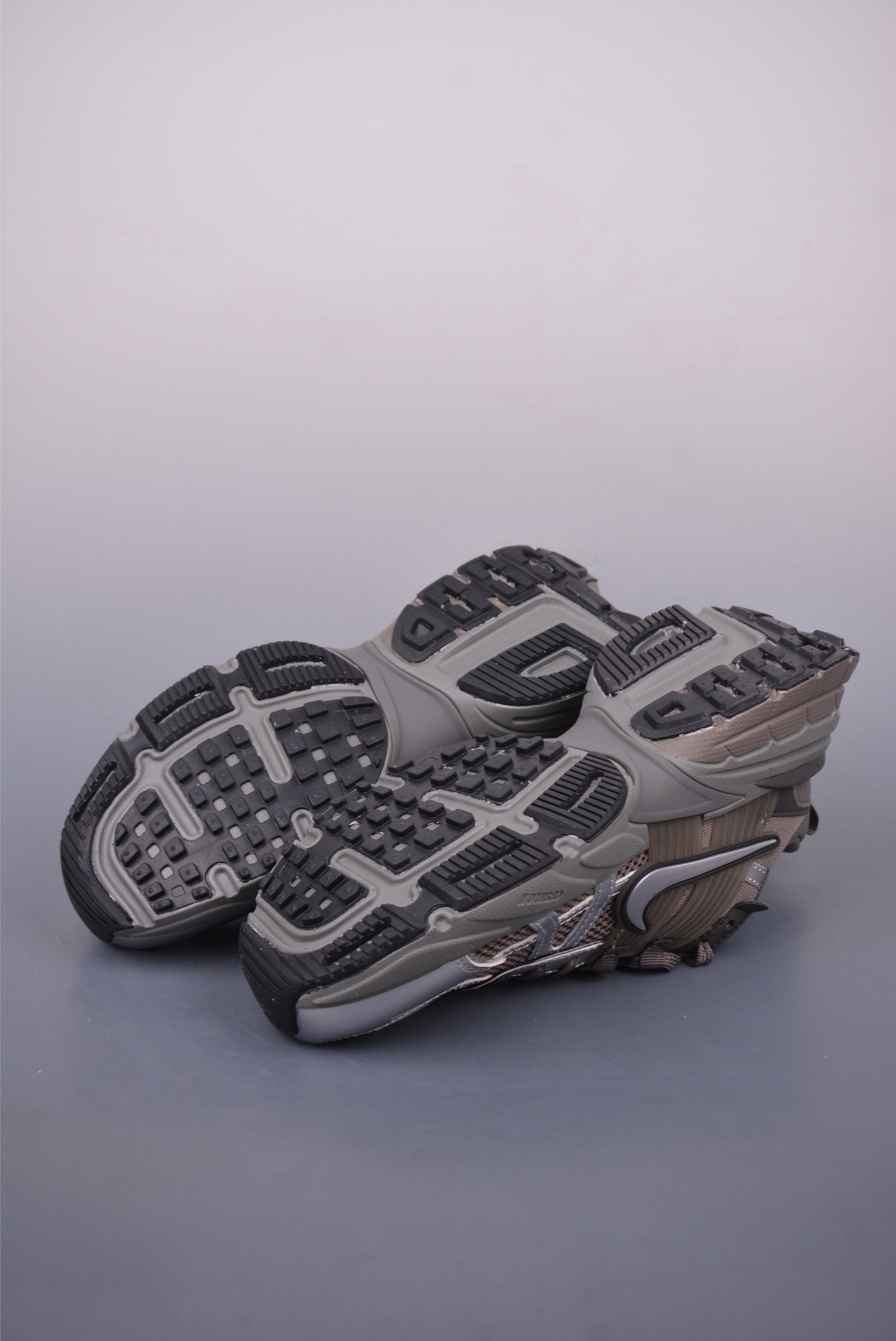 Nike V2K Runtekk Retro Low-Top Running Shoes - Cushioned, Non-Slip, and Stylish 3 i1747606620100 5618 0 2