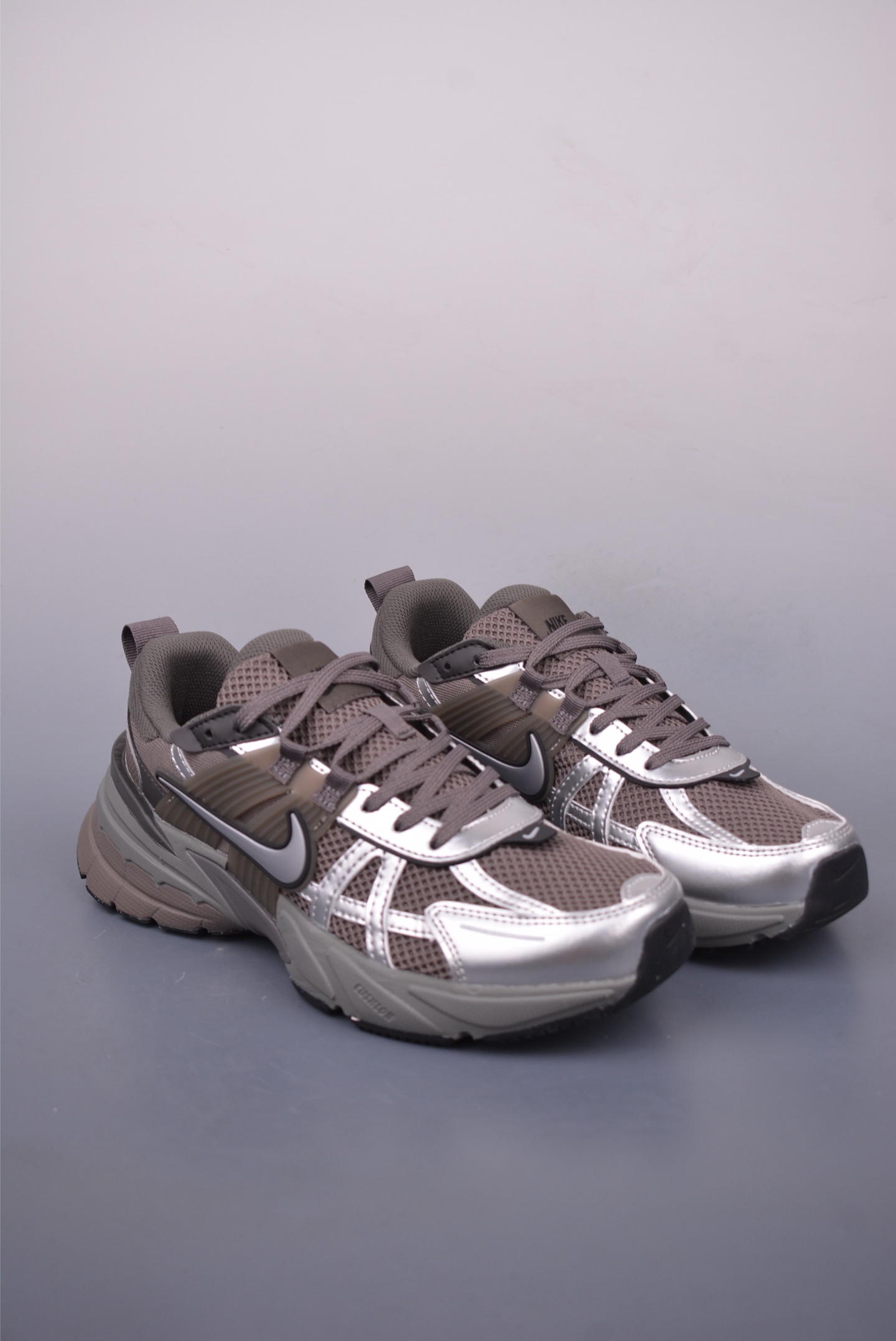 Nike V2K Runtekk Retro Low-Top Running Shoes - Cushioned, Non-Slip, and Stylish 1 i1747606620123 8029 0 0