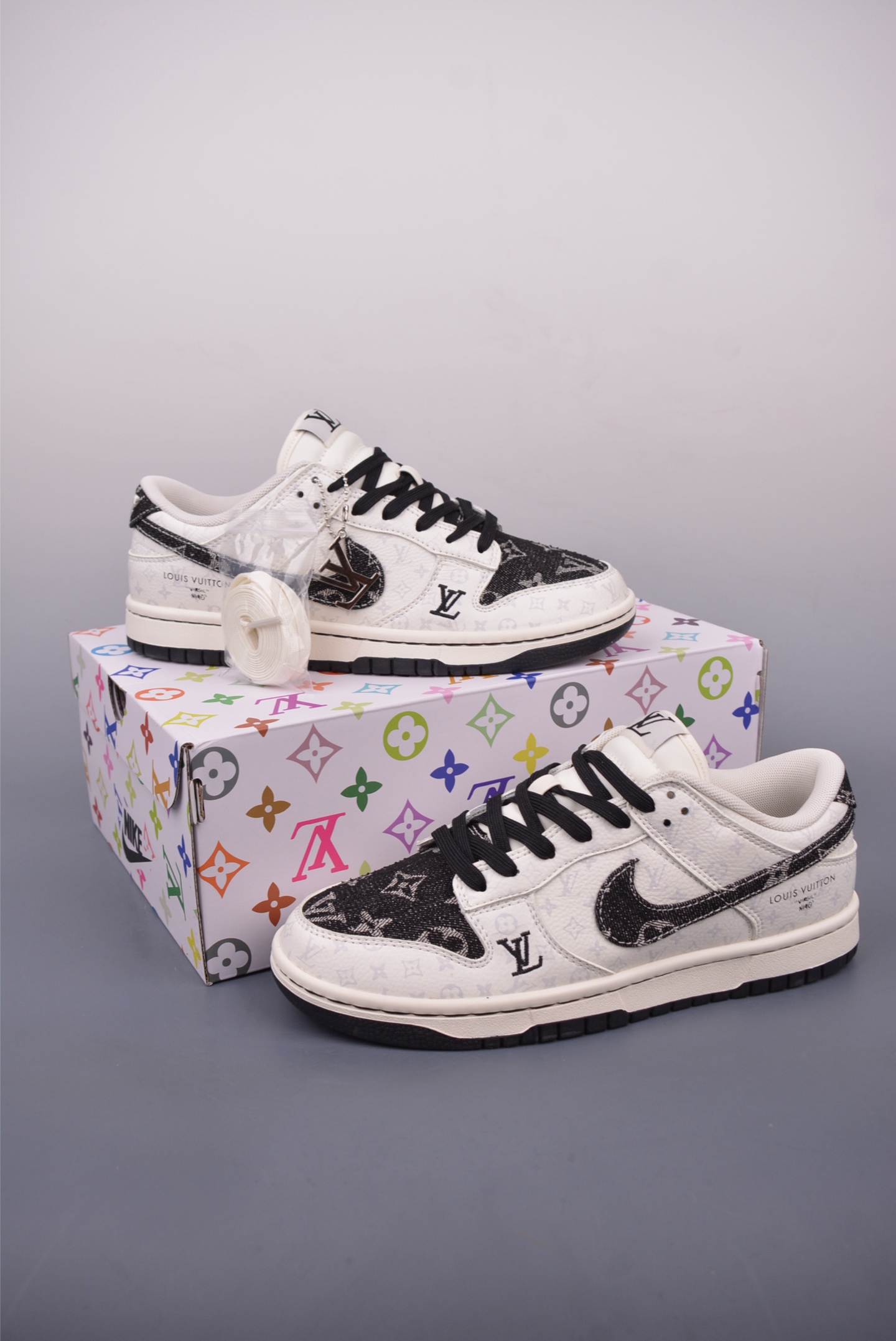 Nike SB Dunk Low Louis Vuitton Collab Premium Leather Sneakers 5 i1747606702429 7319 0 4