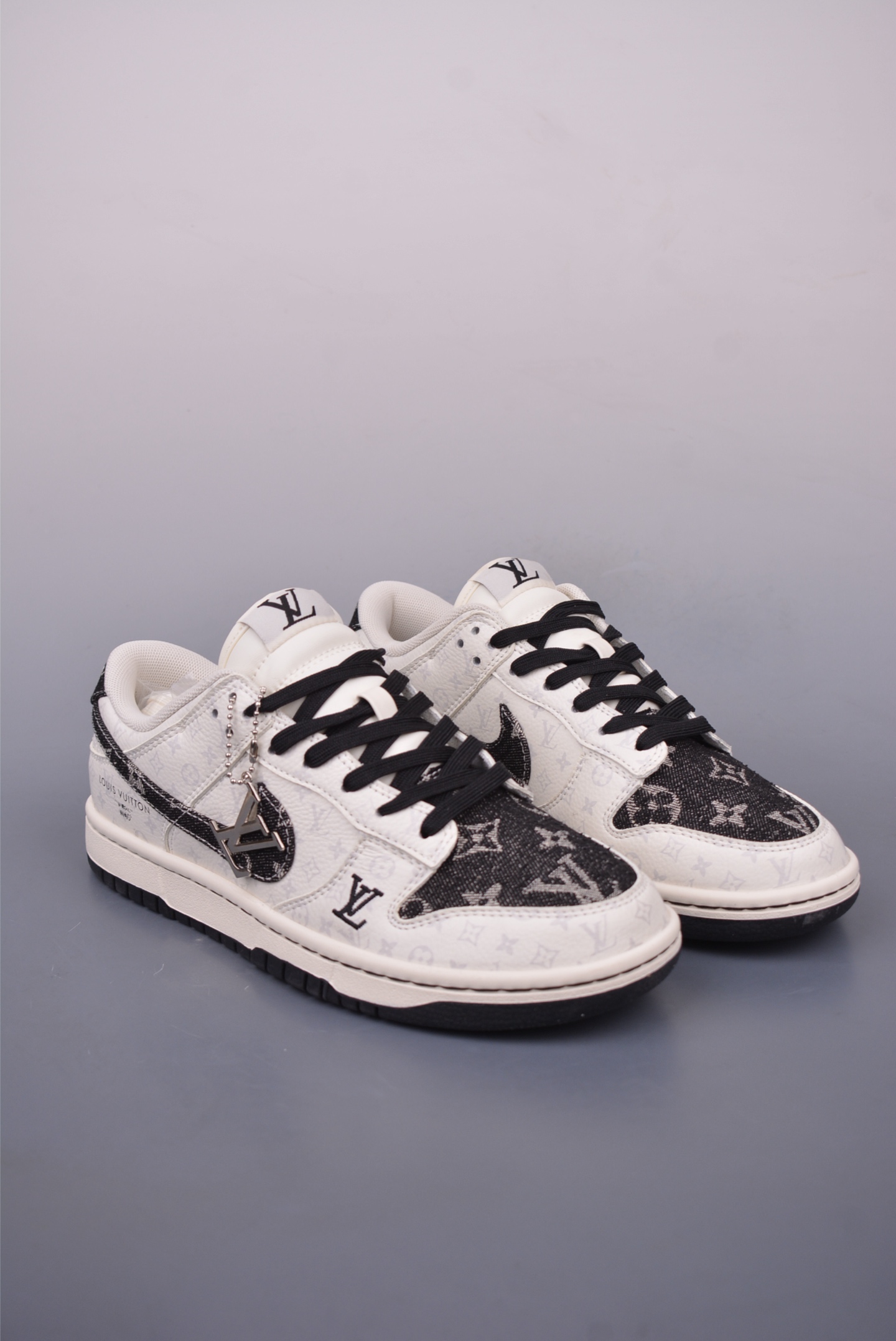 Nike SB Dunk Low Louis Vuitton Collab Premium Leather Sneakers 1 i1747606707543 5772 0 0