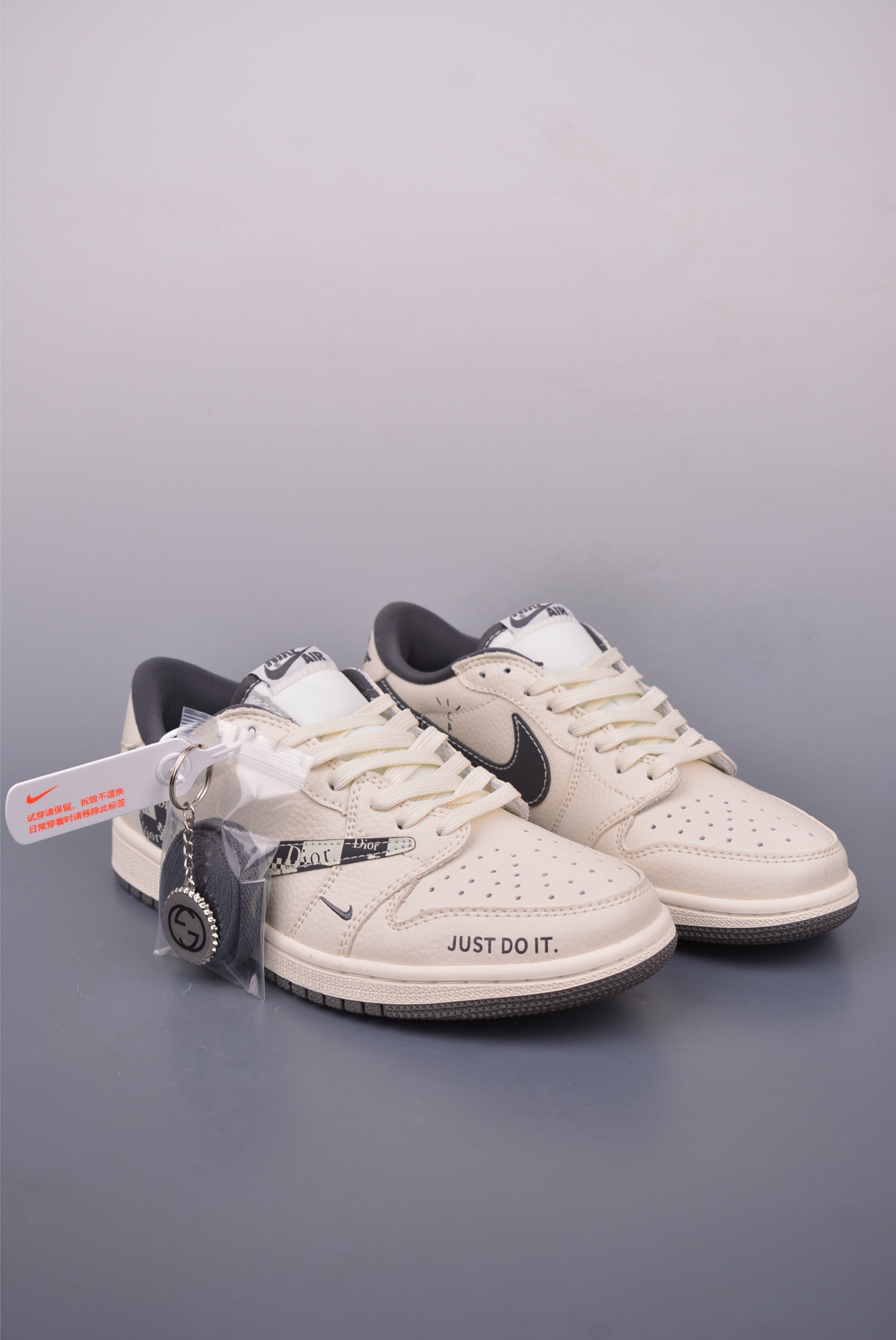 Fragment x Travis Scott x Dior Air Jordan 1 Low - Limited Edition Sneakers 2 i1747607001553 3743 0 0