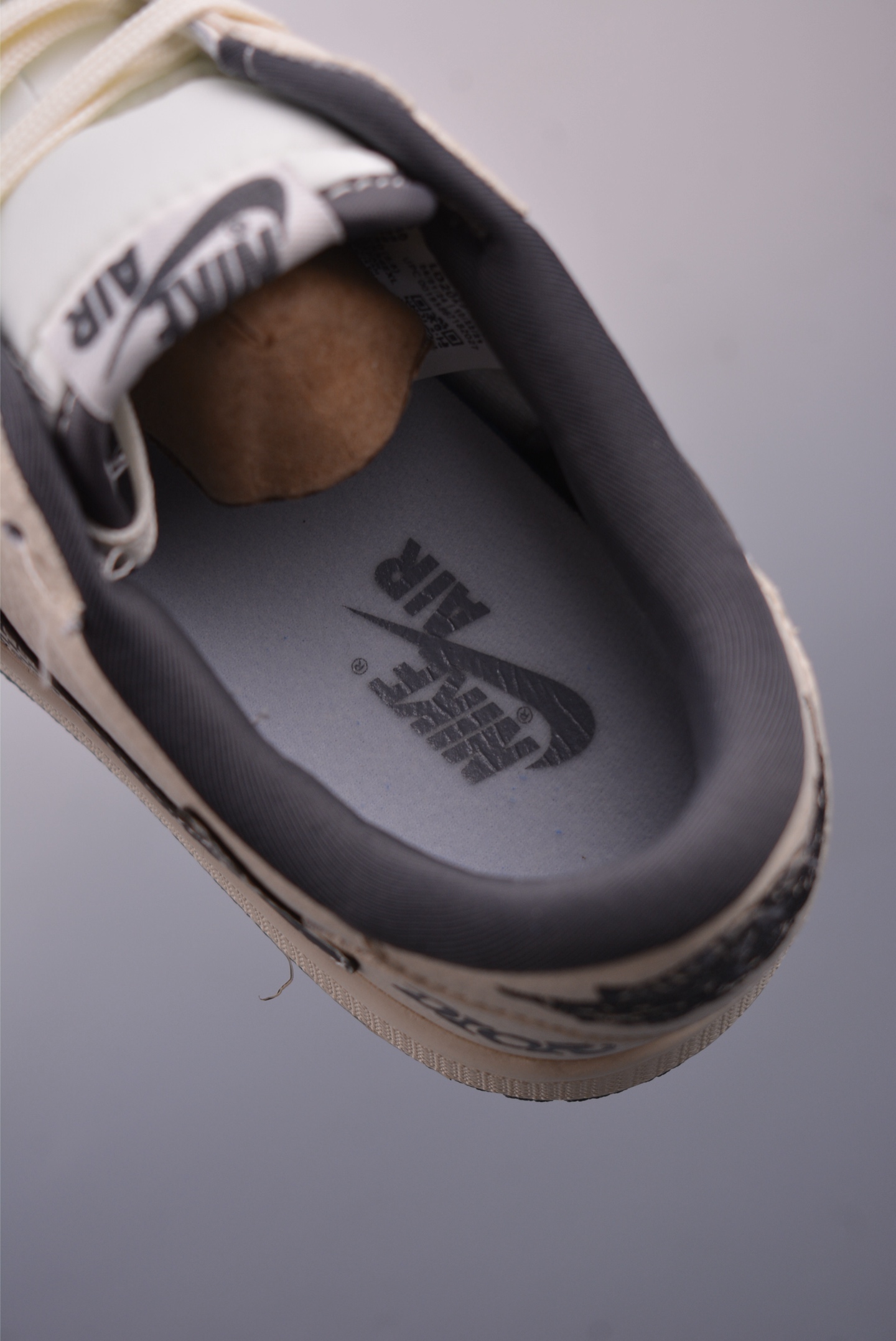 Fragment x Travis Scott x Dior Air Jordan 1 Low - Limited Edition Sneakers 10 i1747607001560 2277 0 8