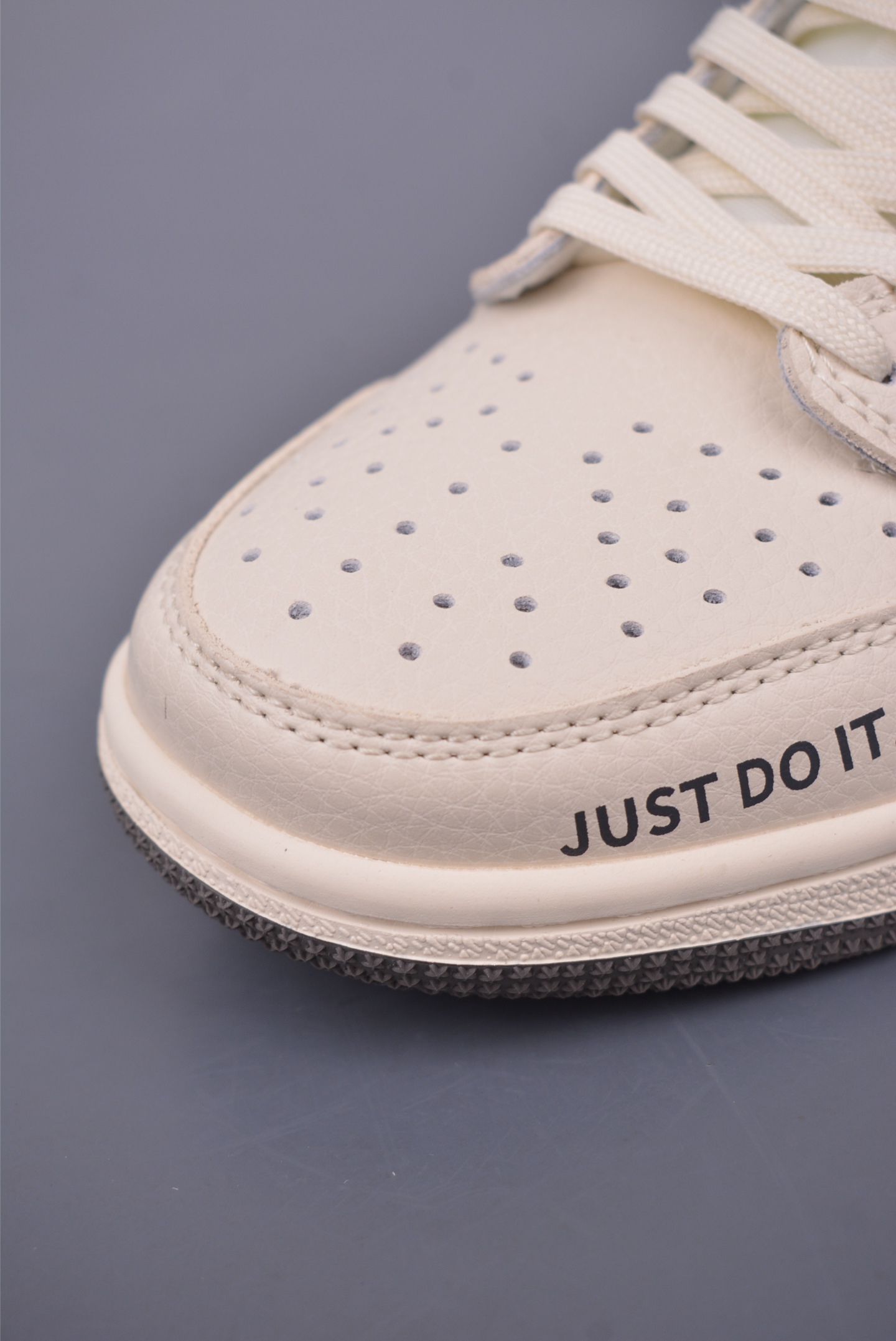 Fragment x Travis Scott x Dior Air Jordan 1 Low - Limited Edition Sneakers 7 i1747607007557 3119 0 5