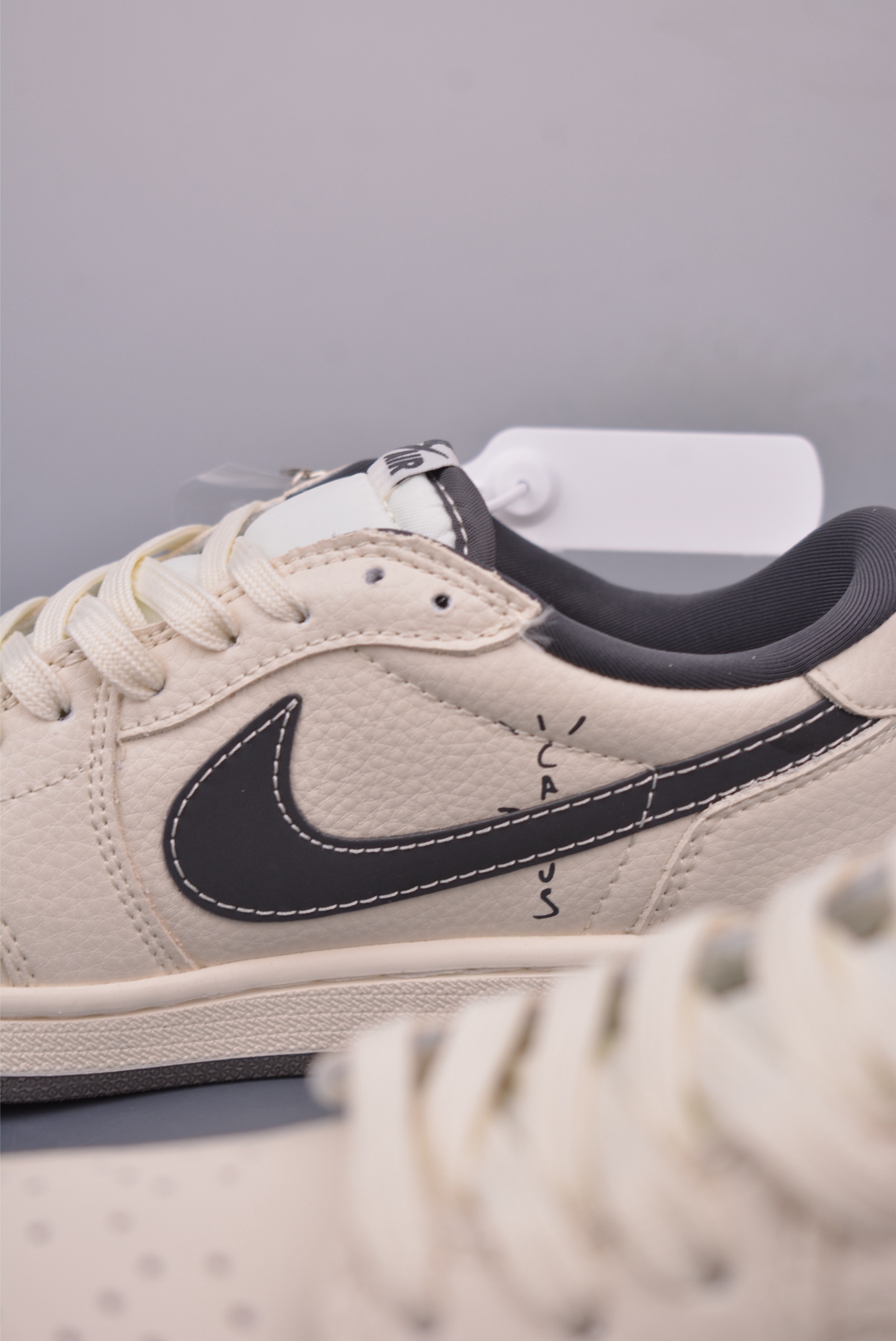 Fragment x Travis Scott x Dior Air Jordan 1 Low - Limited Edition Sneakers 9 i1747607007589 4690 0 7