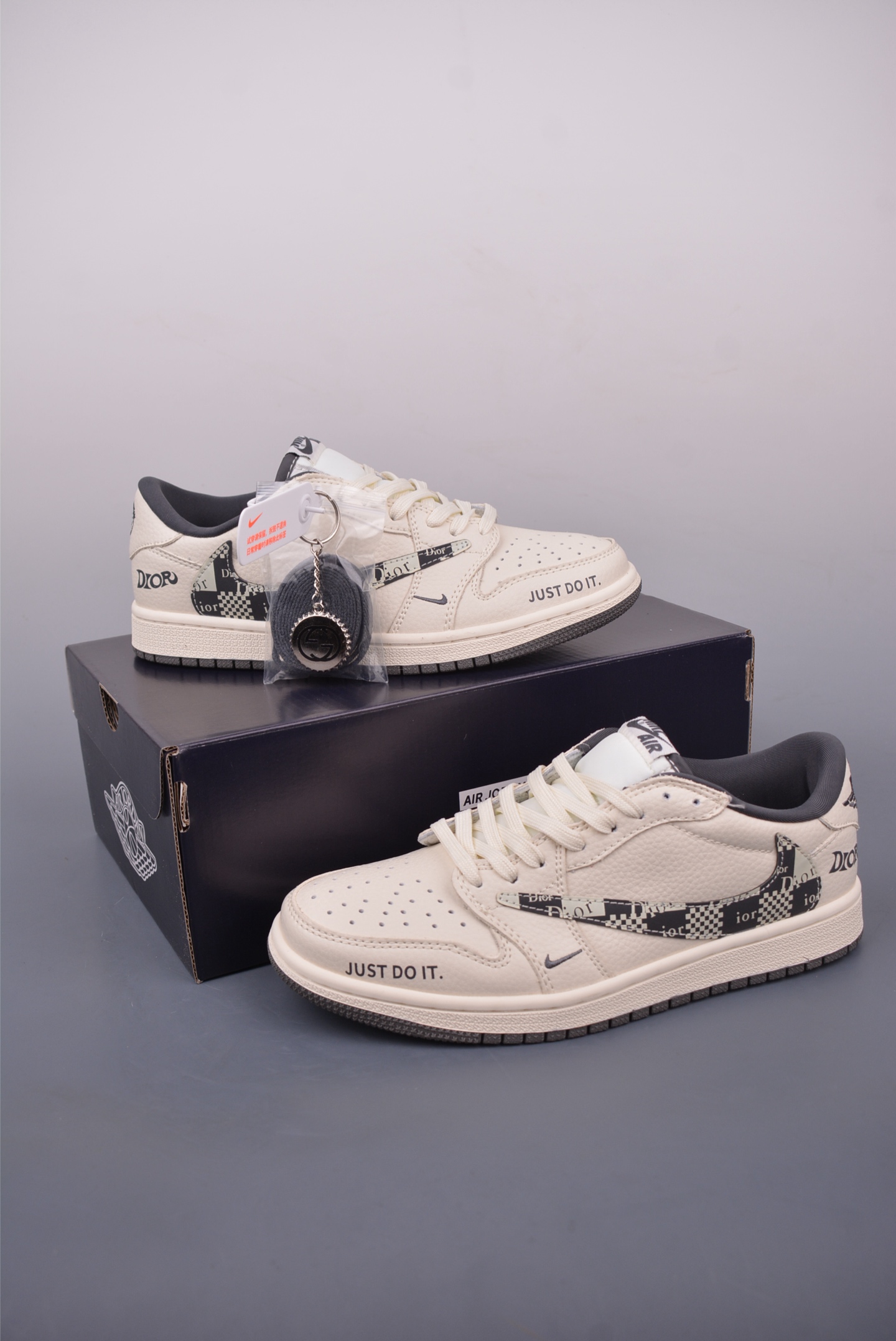 Fragment x Travis Scott x Dior Air Jordan 1 Low - Limited Edition Sneakers 6 i1747607007589 5310 0 4